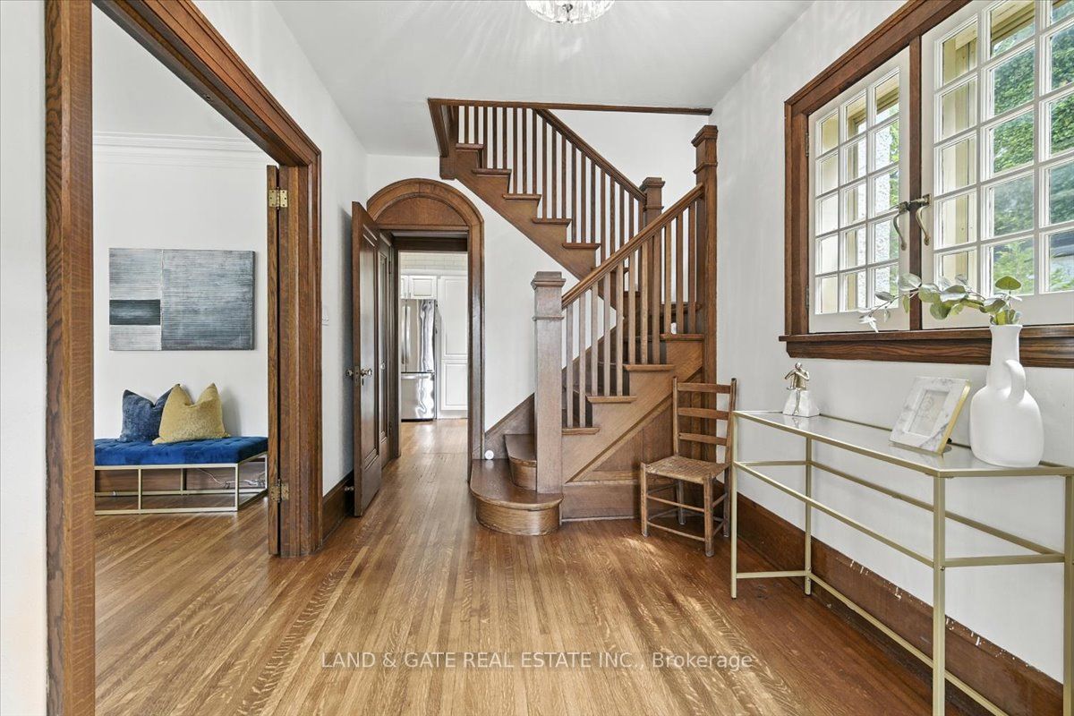 376 King Street E Property Photo 7