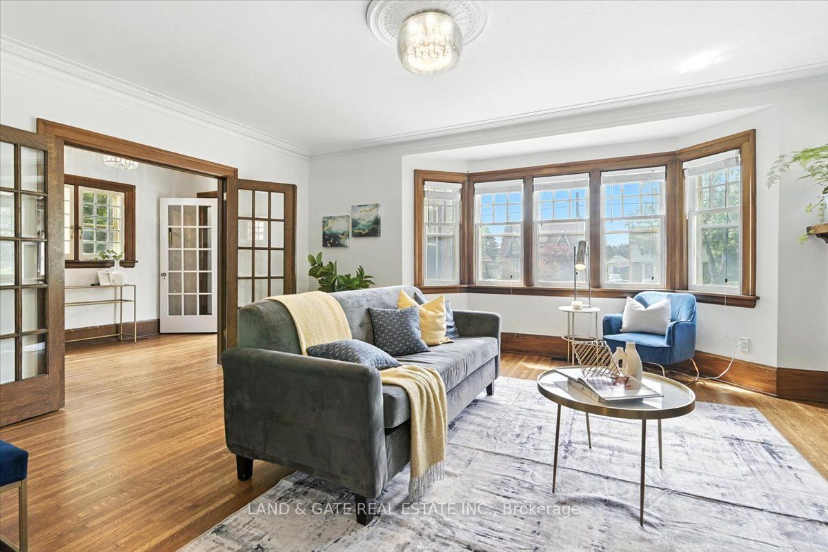 376 King Street E Property Photo 9