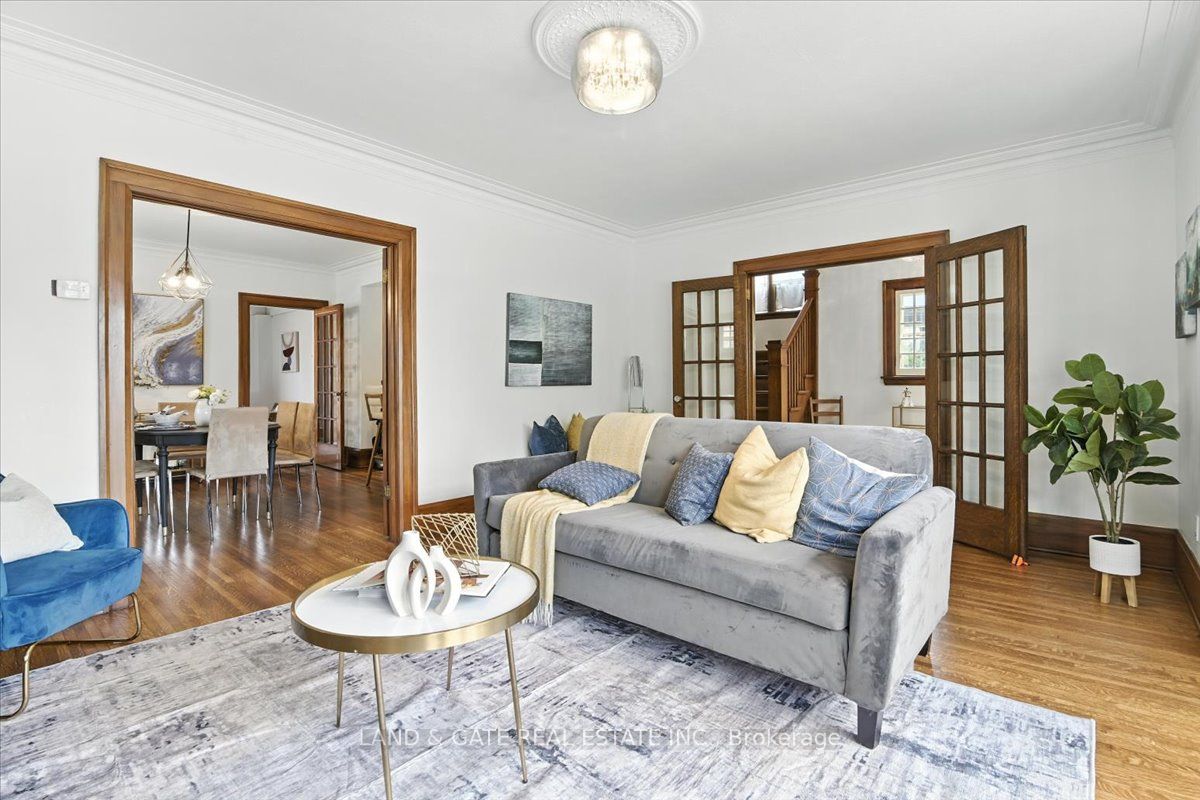 376 King Street E Property Photo 11