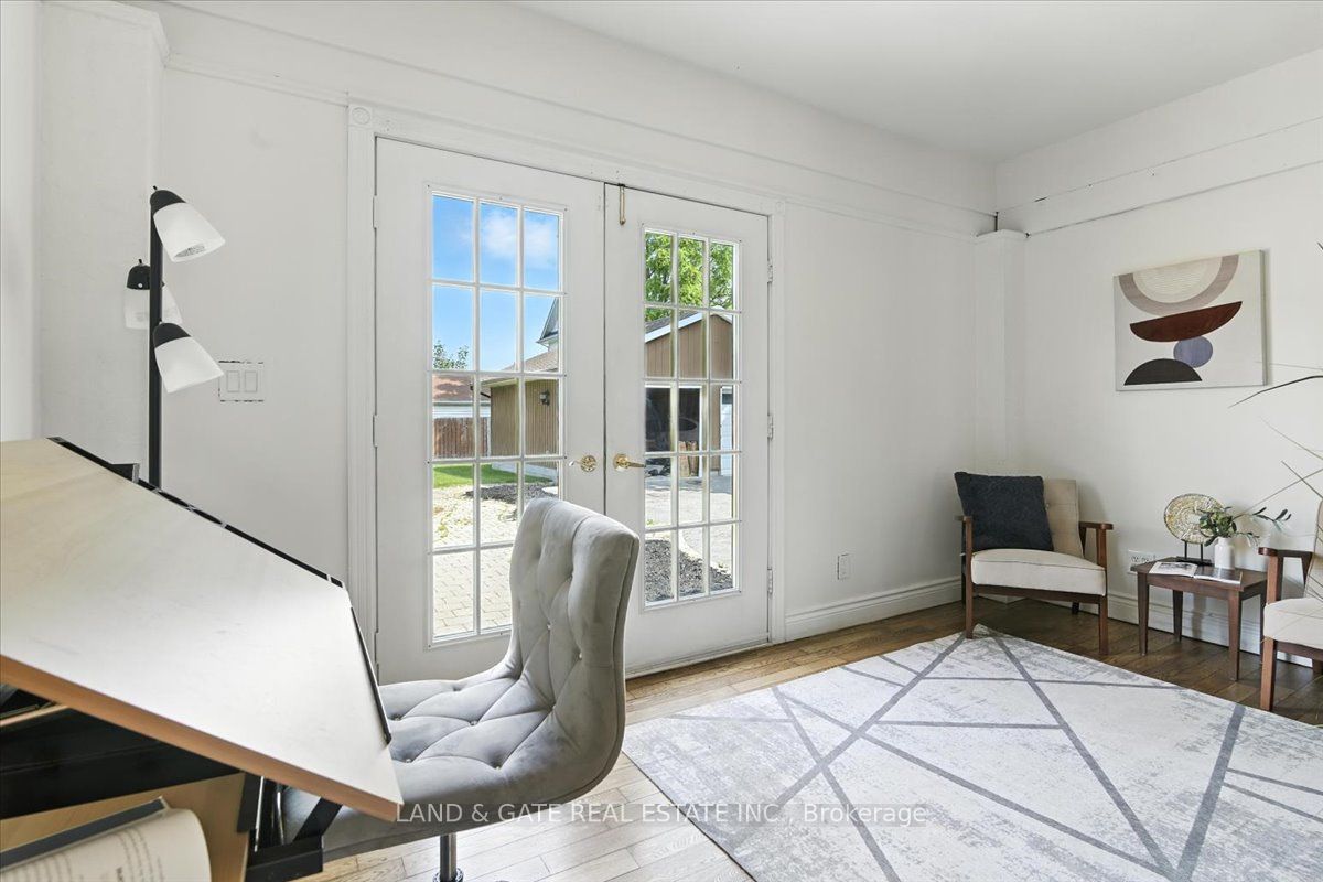 376 King Street E Property Photo 14