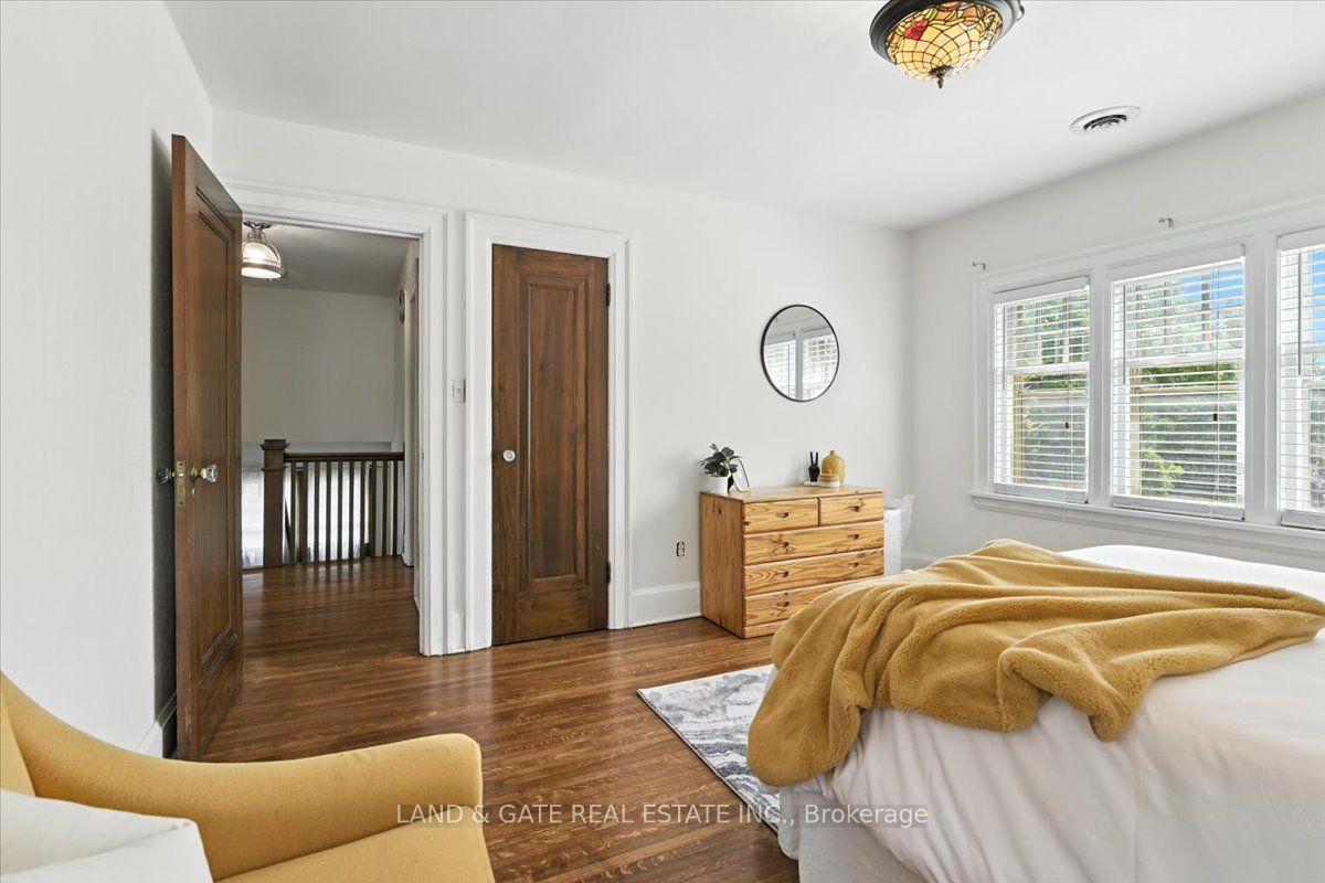 376 King Street E Property Photo 24