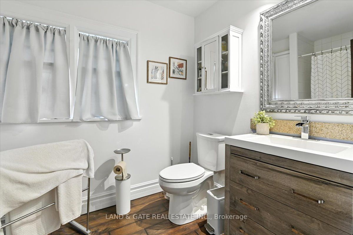 376 King Street E Property Photo 27