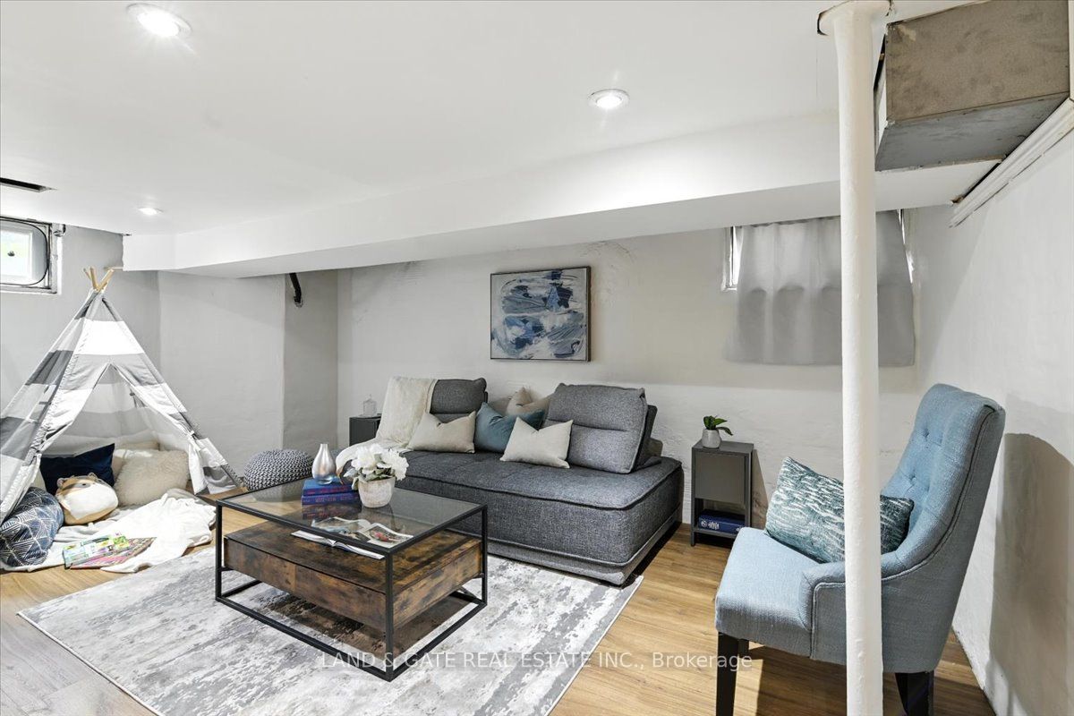 376 King Street E Property Photo 31