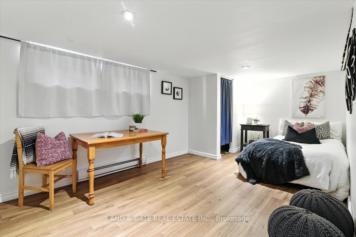 376 King Street E Property Photo 34