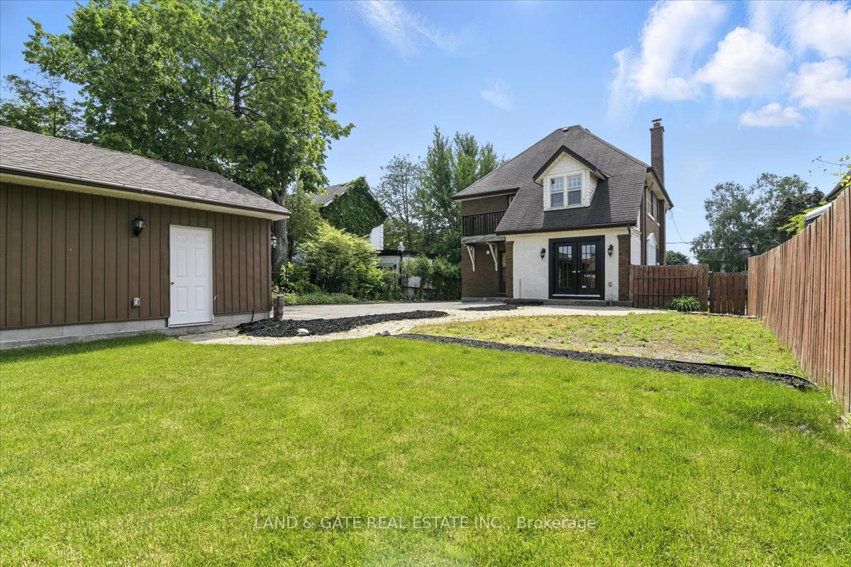 376 King Street E Property Photo 36