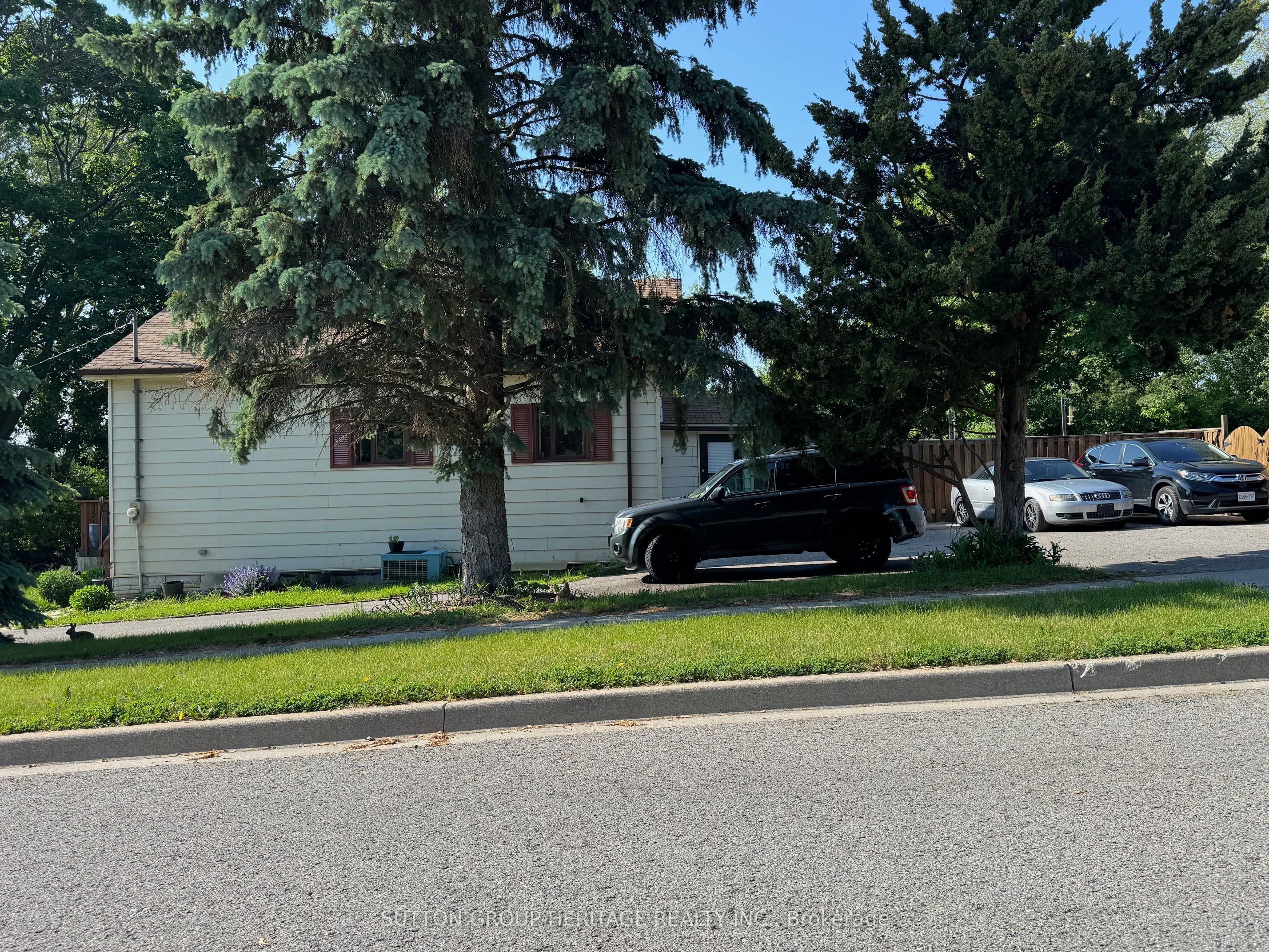 693 Old Harwood Avenue Property Photo 2