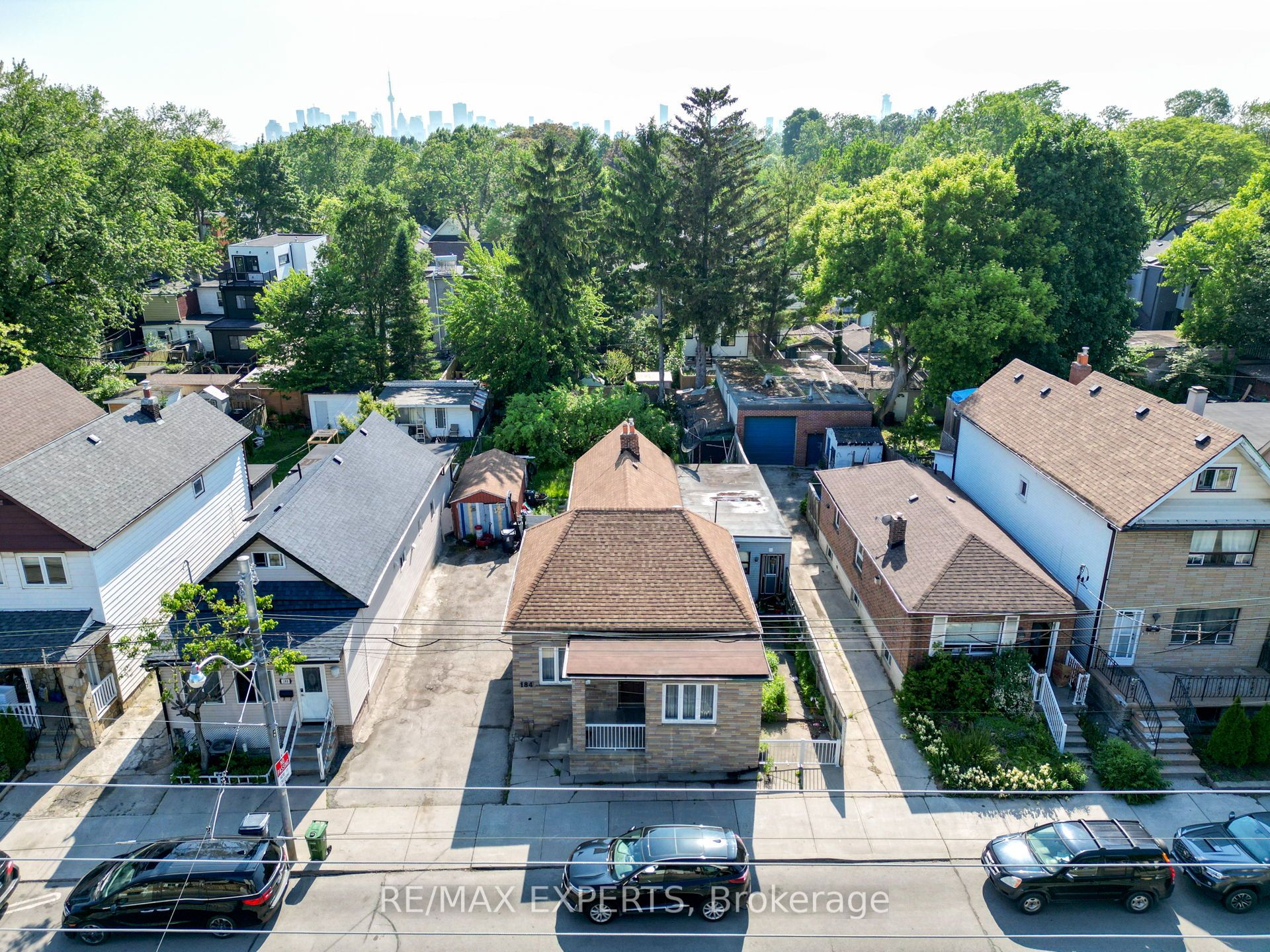 184 Coxwell Avenue Property Photo 1