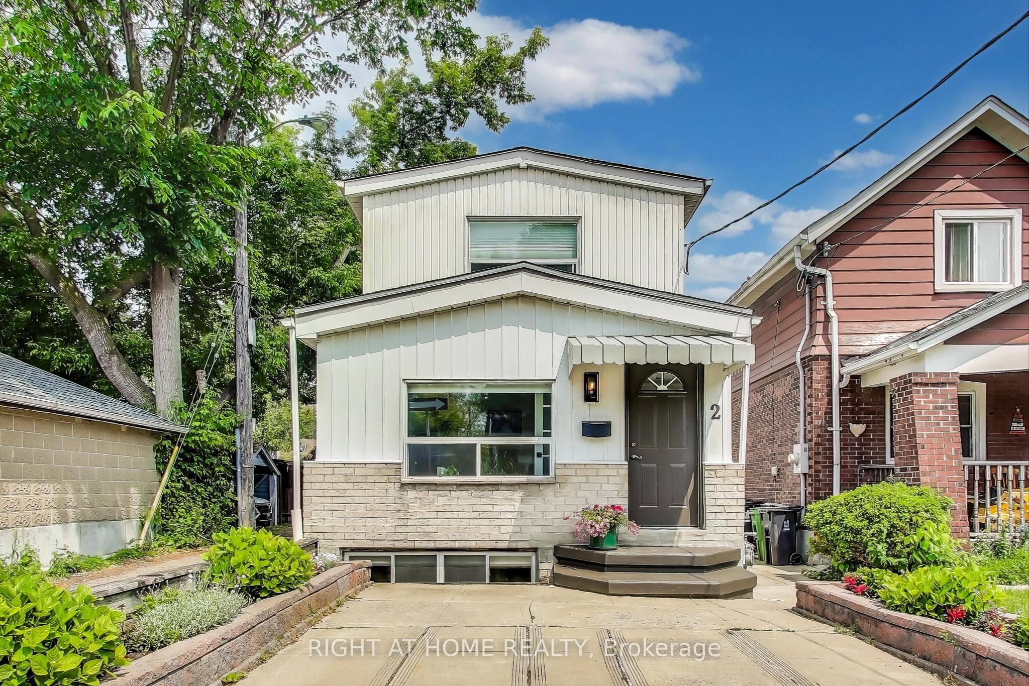 2 sutherland Avenue Property Photo 1