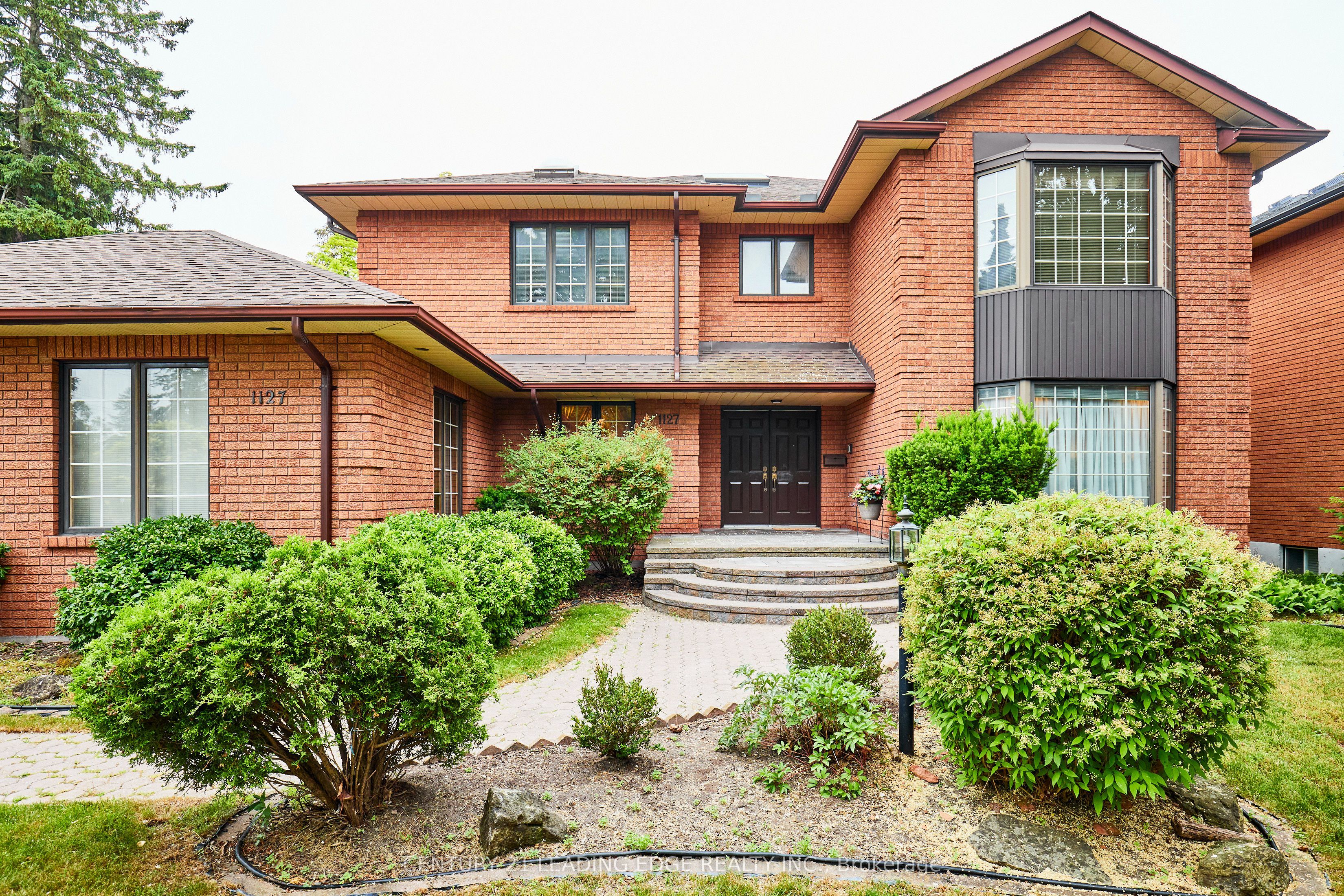 1127 Oshawa Boulevard N Property Photo 3