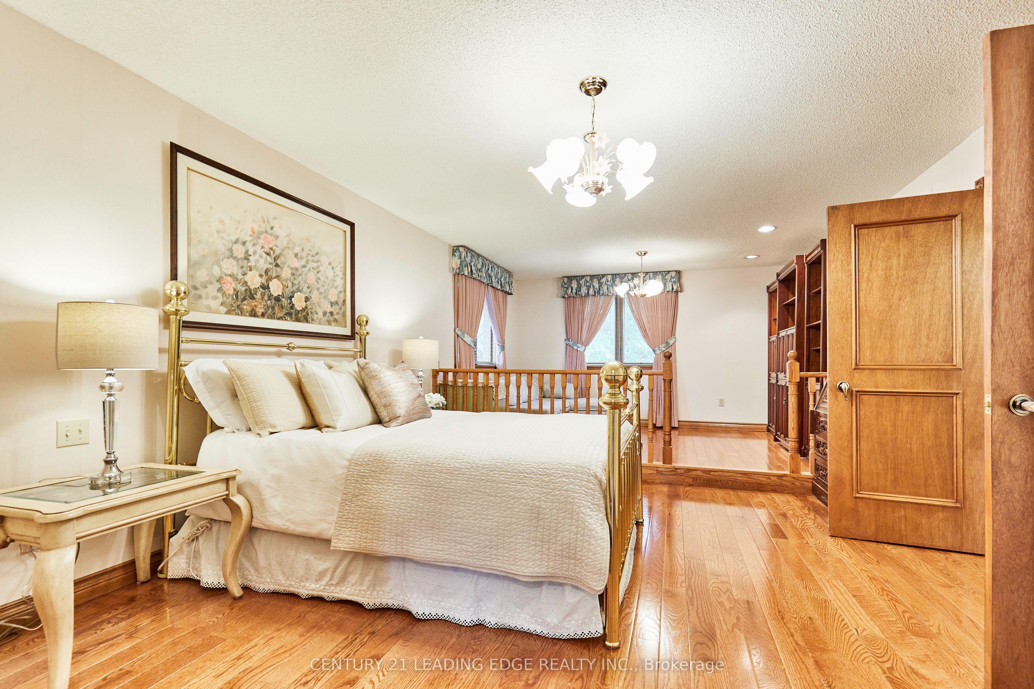 1127 Oshawa Boulevard N Property Photo 19