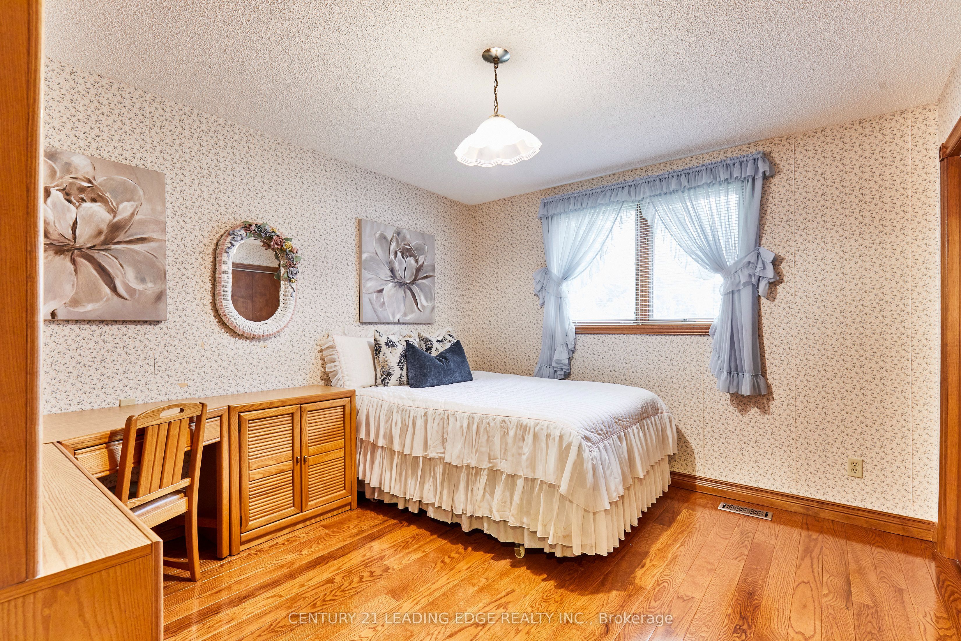 1127 Oshawa Boulevard N Property Photo 23