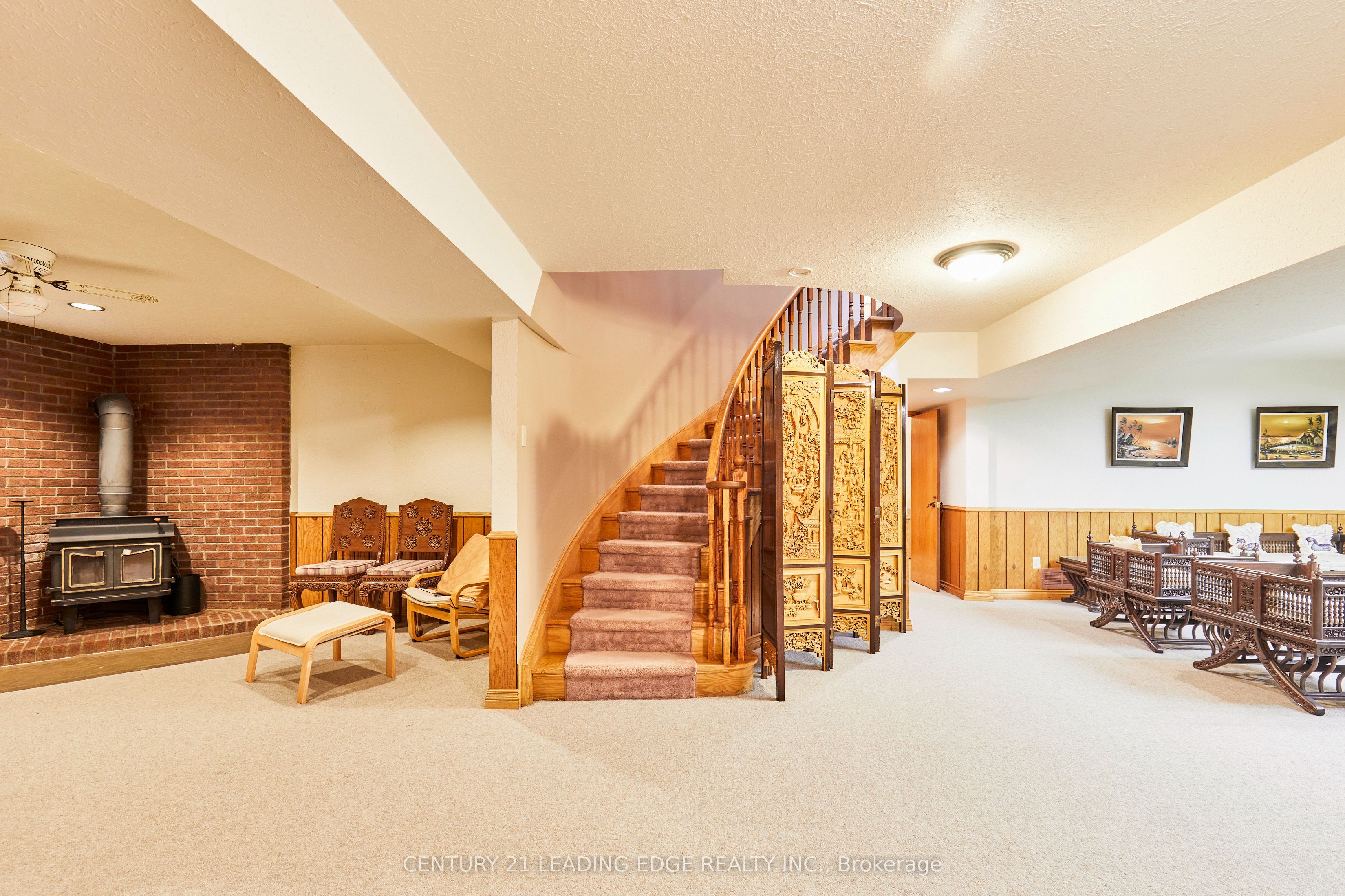 1127 Oshawa Boulevard N Property Photo 27