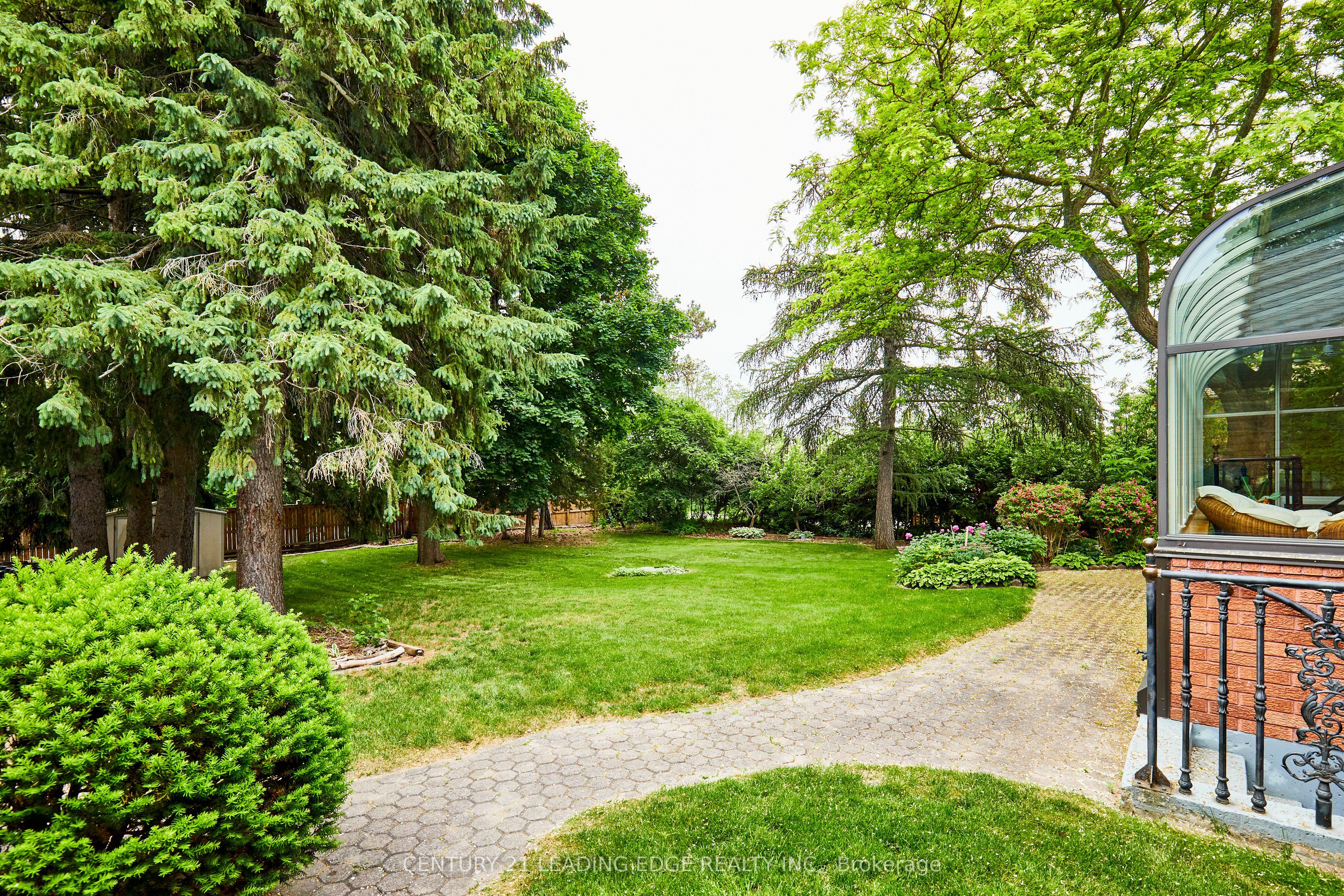 1127 Oshawa Boulevard N Property Photo 32
