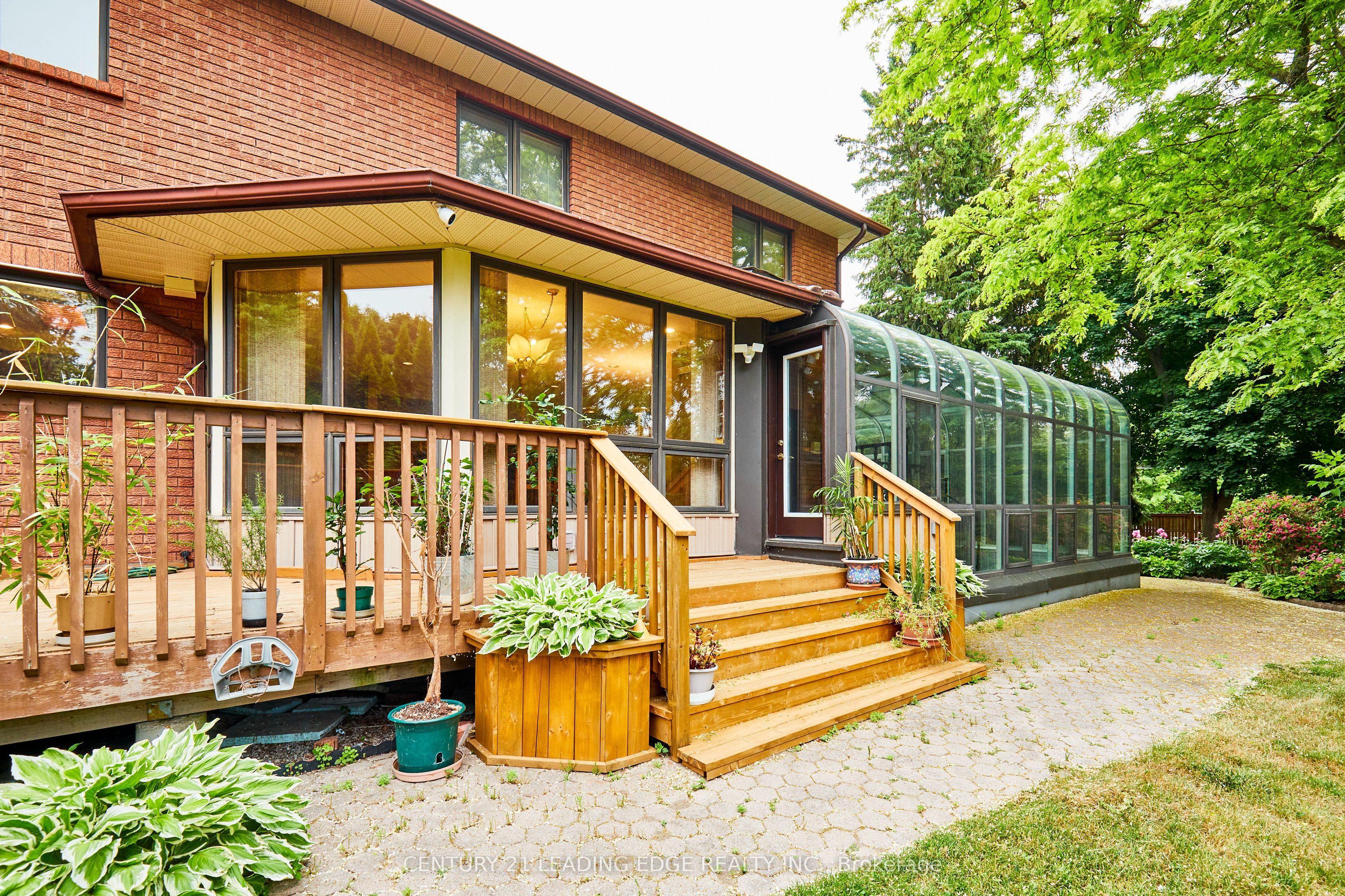 1127 Oshawa Boulevard N Property Photo 36