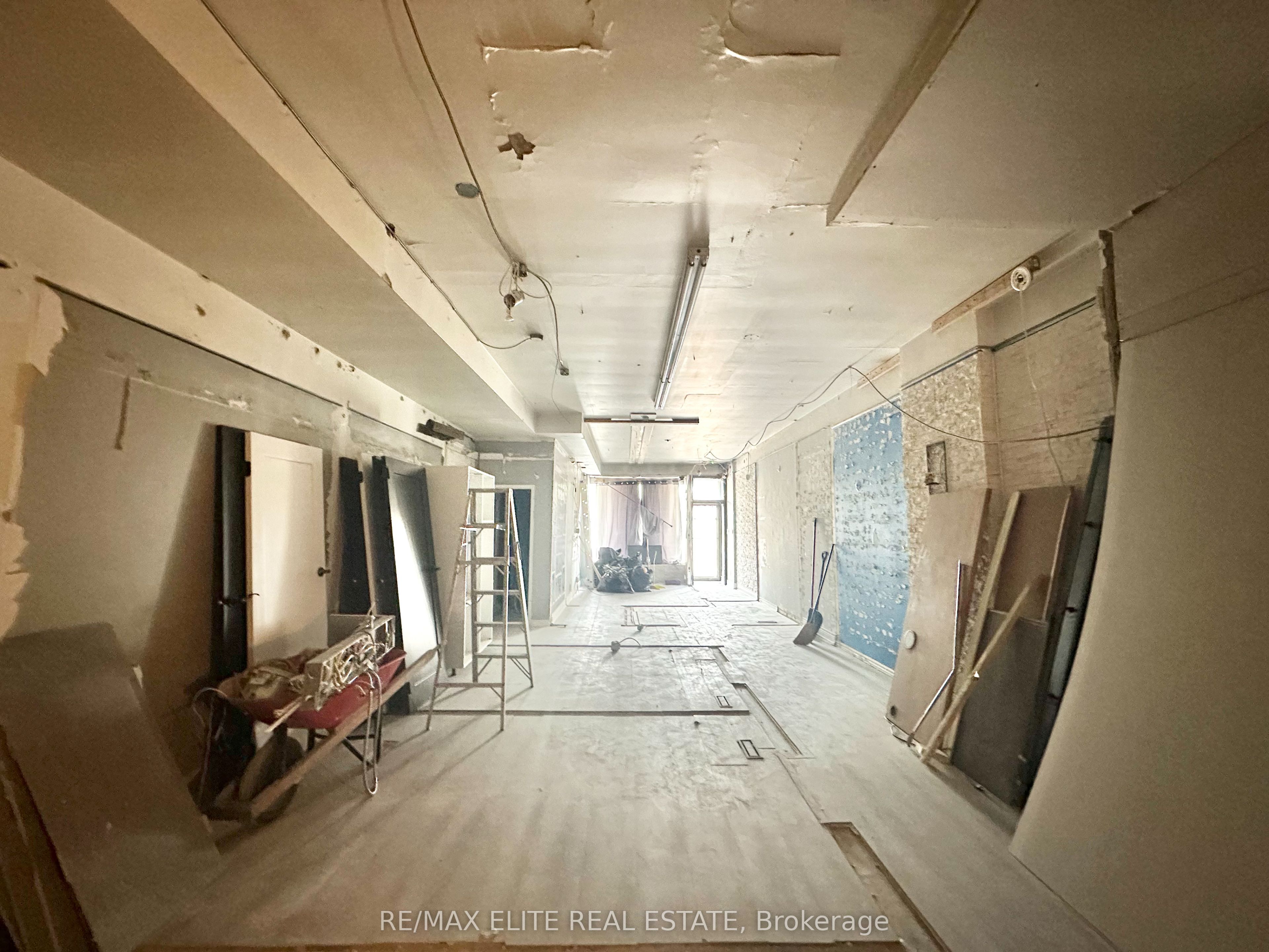 2815 Eglinton Avenue E Property Photo 6