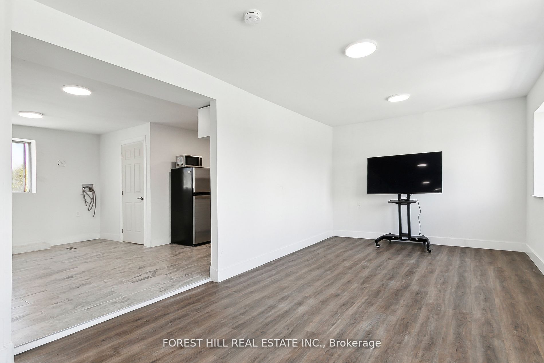 127 Raleigh Avenue #upper Property Photo 5