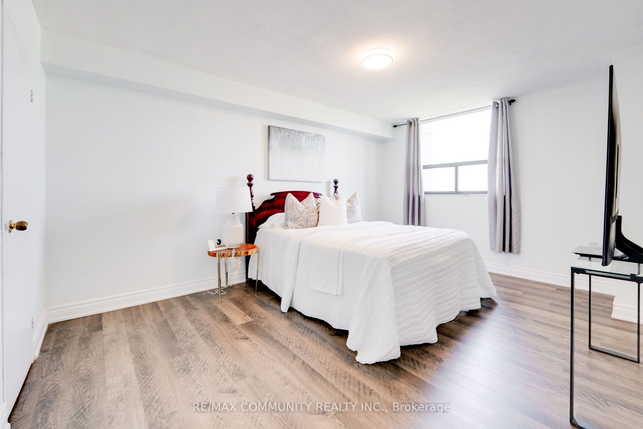 301 Prudential Drive 1002 Property Photo 6