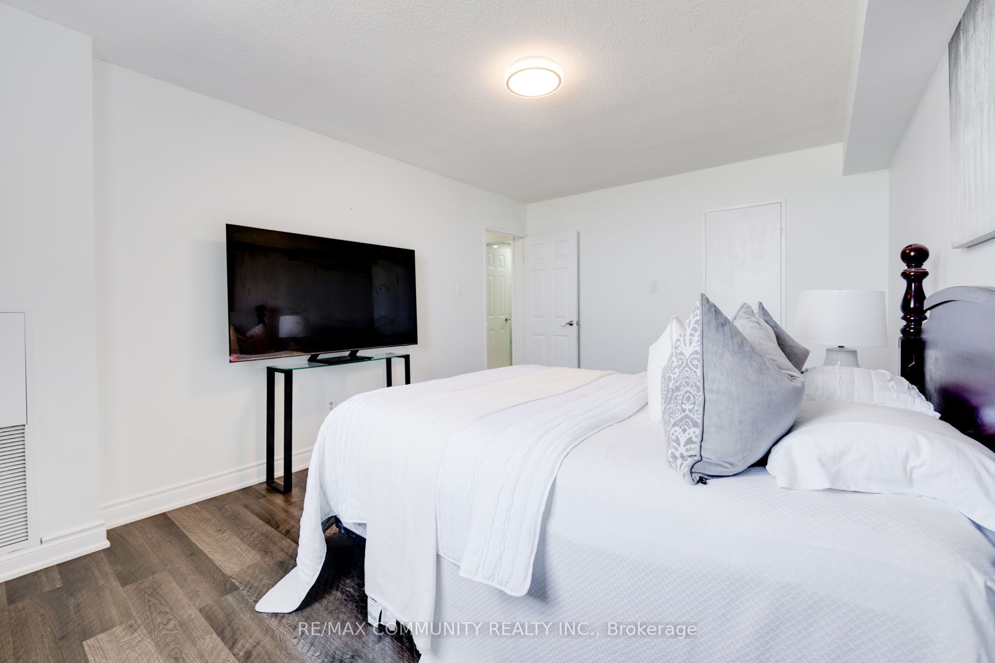 301 Prudential Drive 1002 Property Photo 8