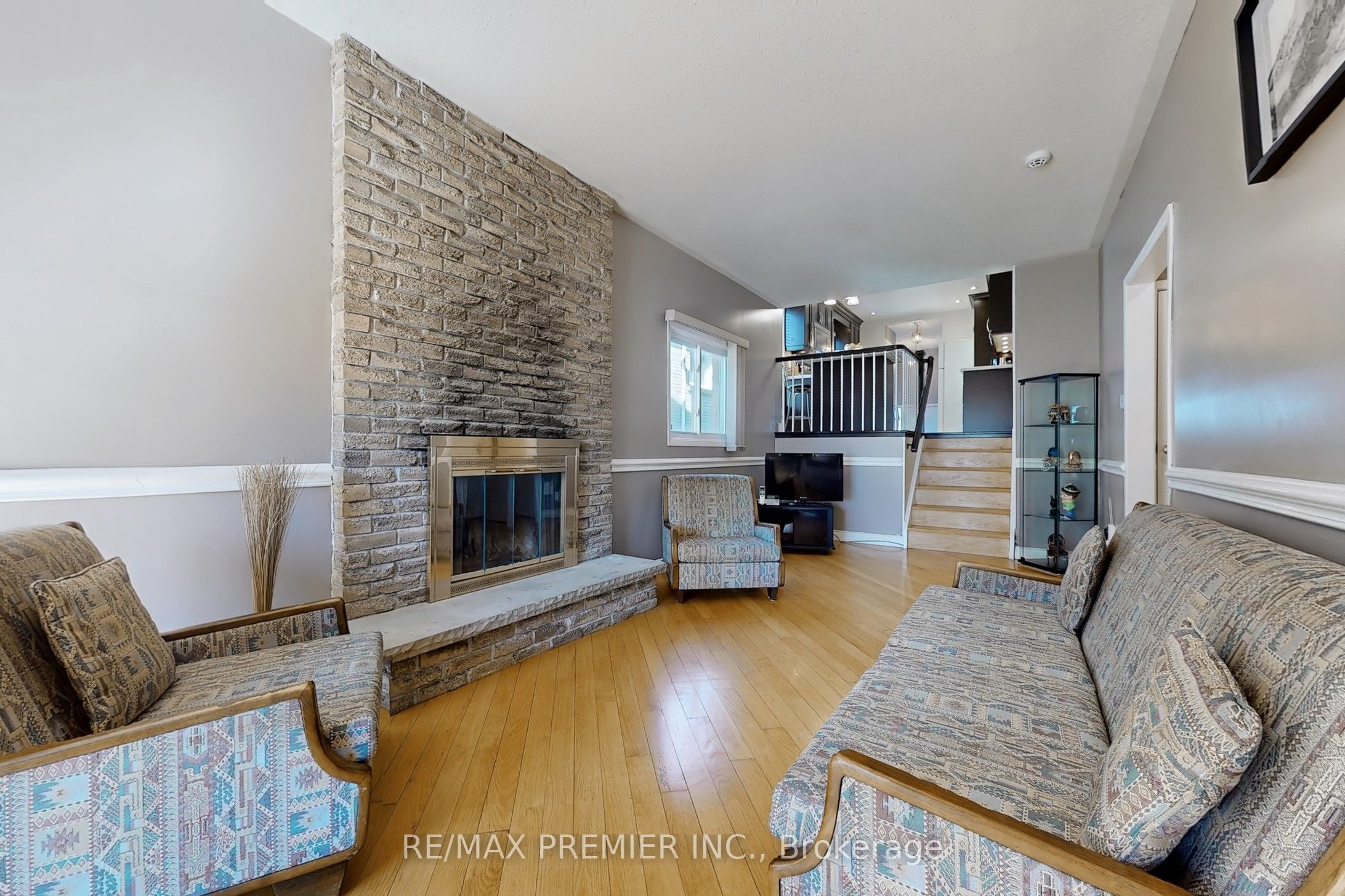 191 Invergordon Avenue Property Photo 1