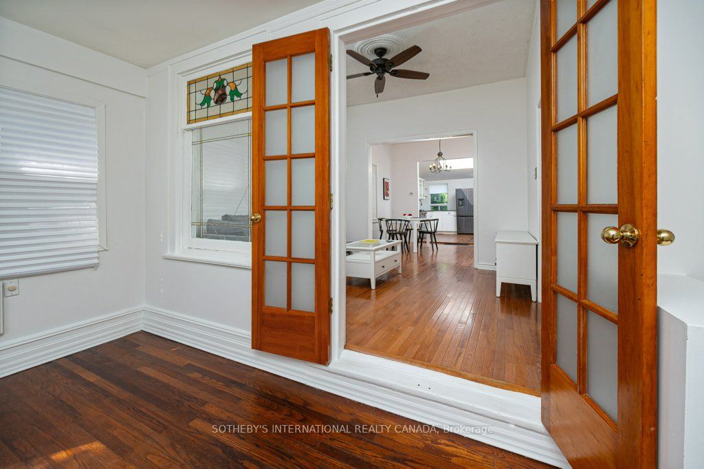 692 Woodbine Avenue Property Photo 6