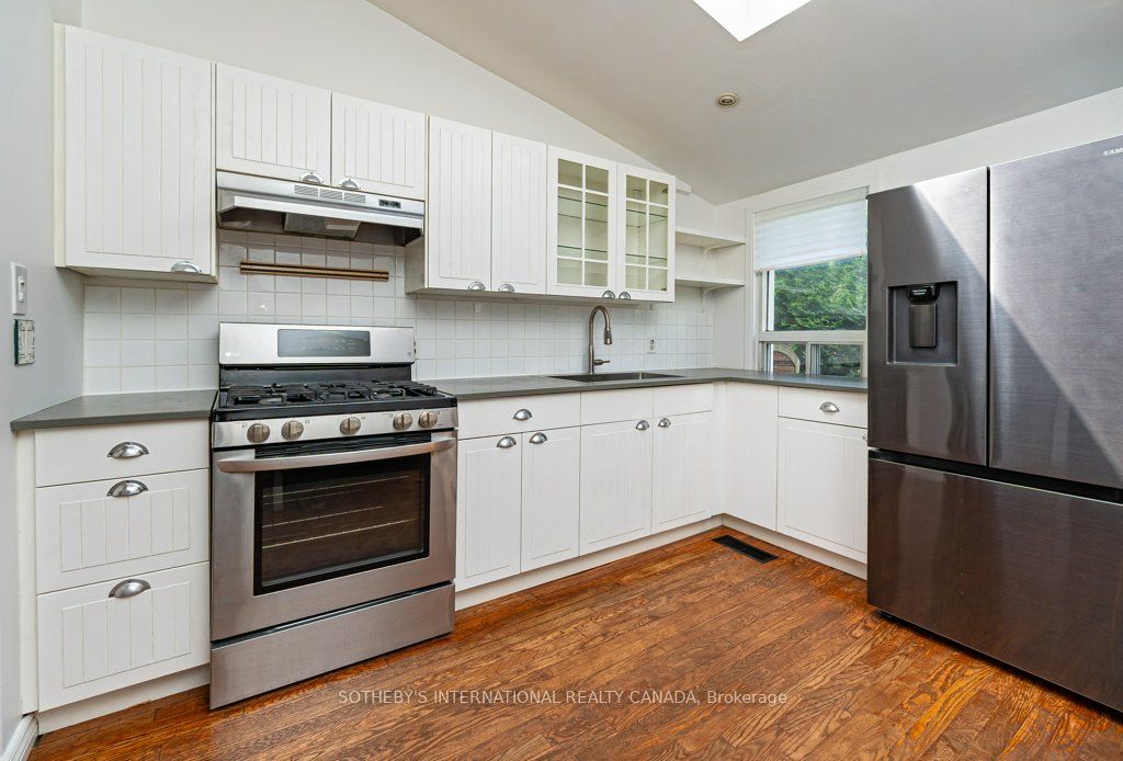 692 Woodbine Avenue Property Photo 12