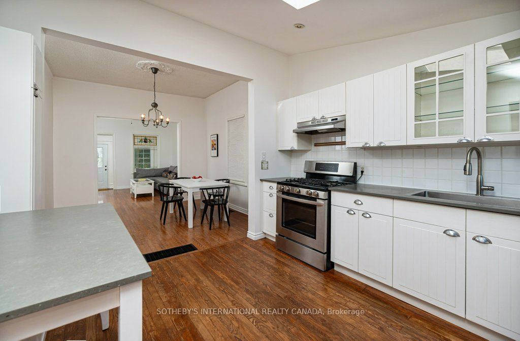 692 Woodbine Avenue Property Photo 14