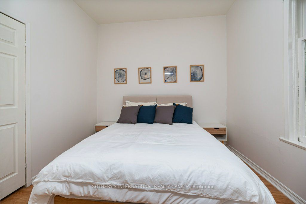 692 Woodbine Avenue Property Photo 16