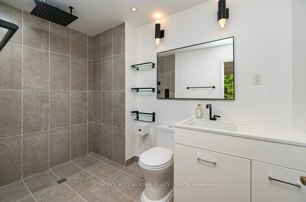 692 Woodbine Avenue Property Photo 20