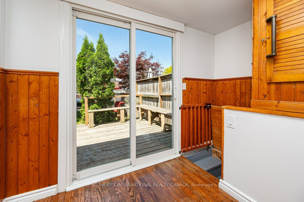 692 Woodbine Avenue Property Photo 22