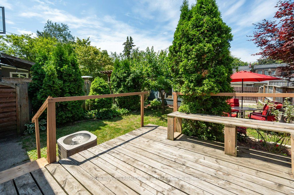 692 Woodbine Avenue Property Photo 26