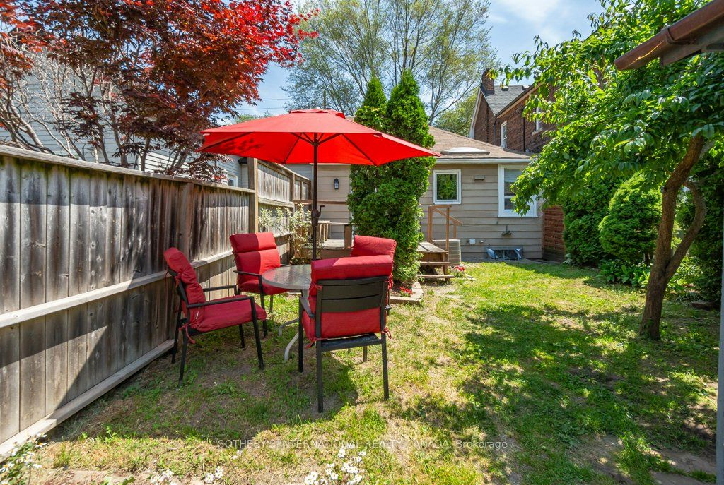 692 Woodbine Avenue Property Photo 28