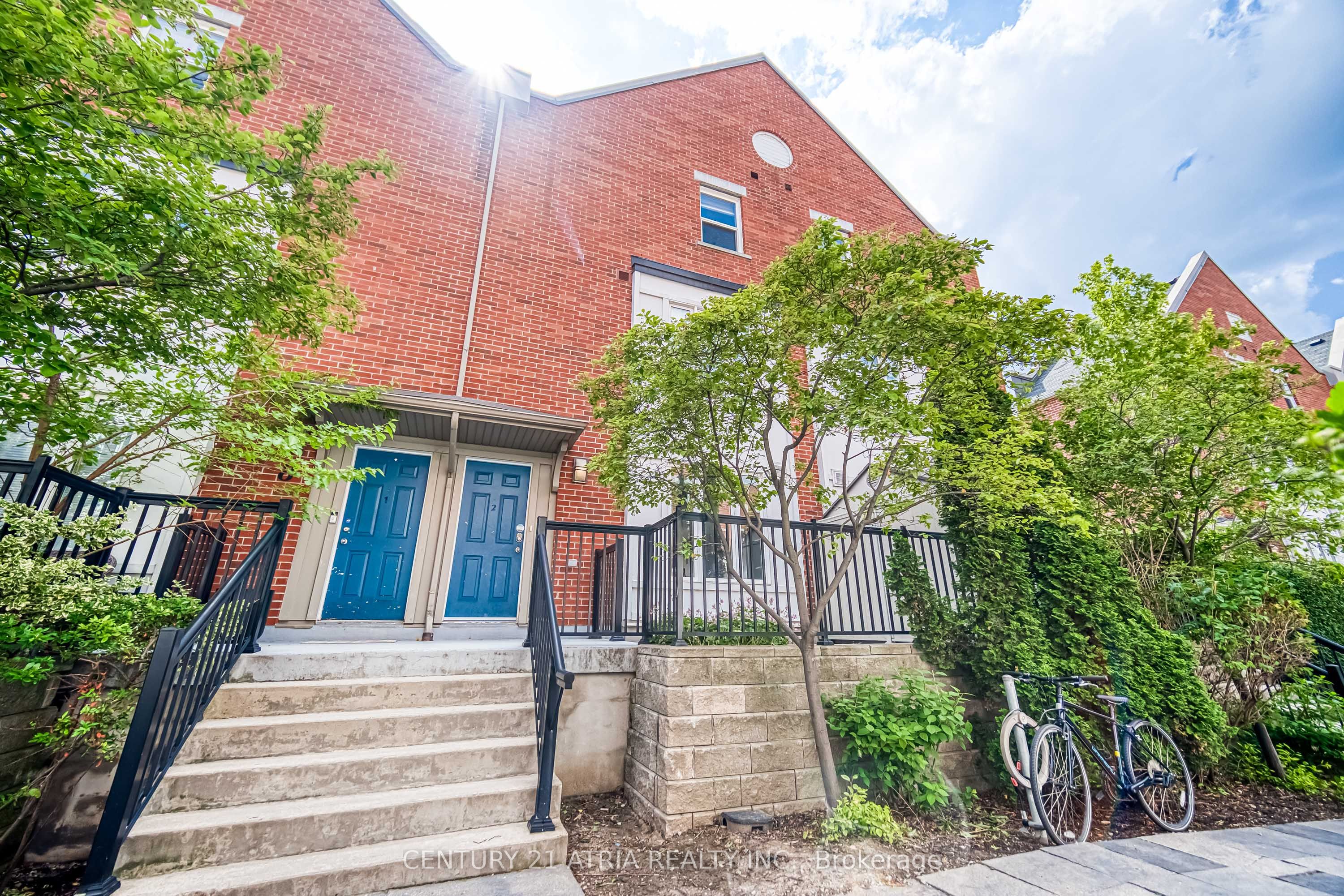 8 Frances Loring Lane 2 Property Photo 1