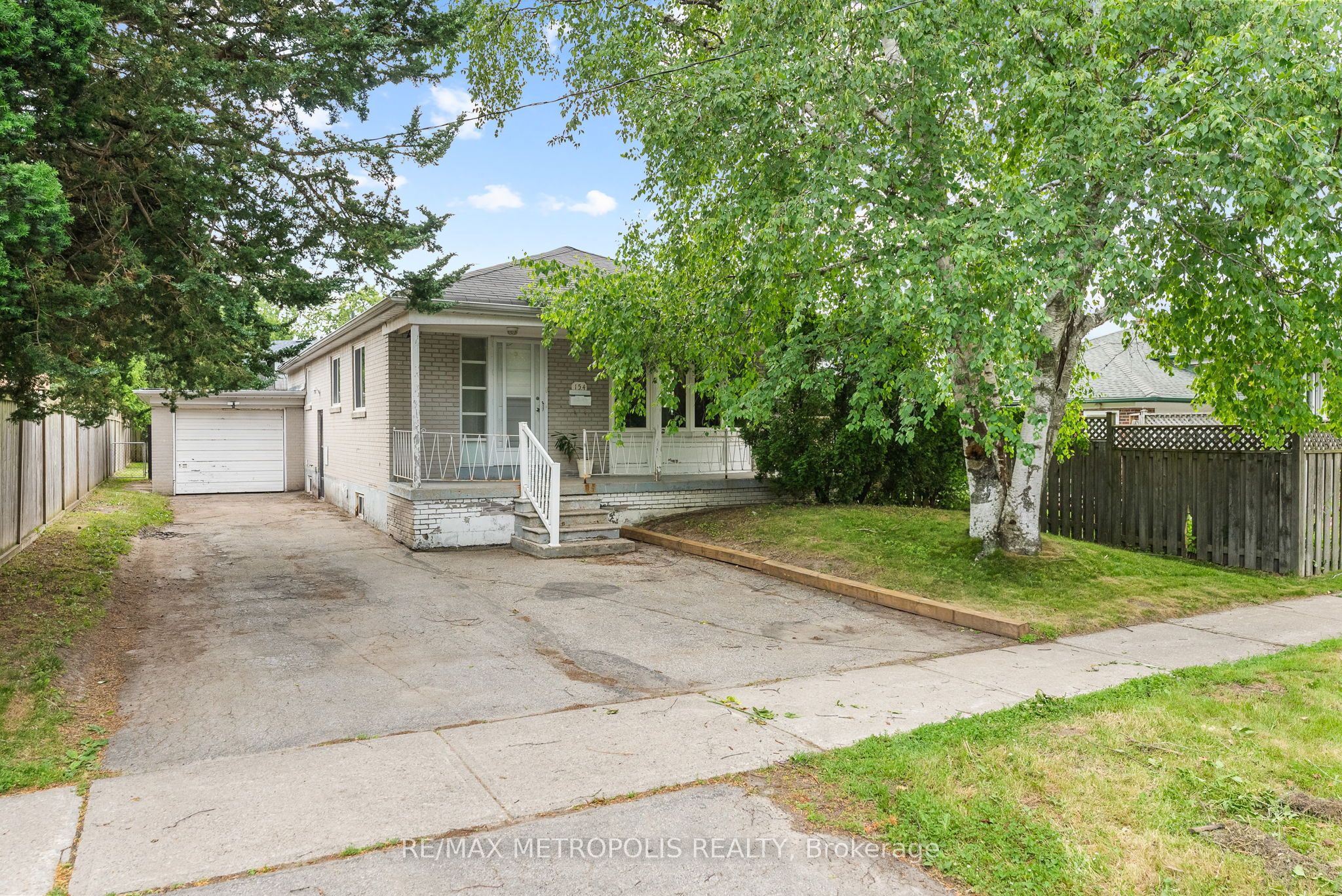 154 Fitzgibbon Avenue Property Photo 1