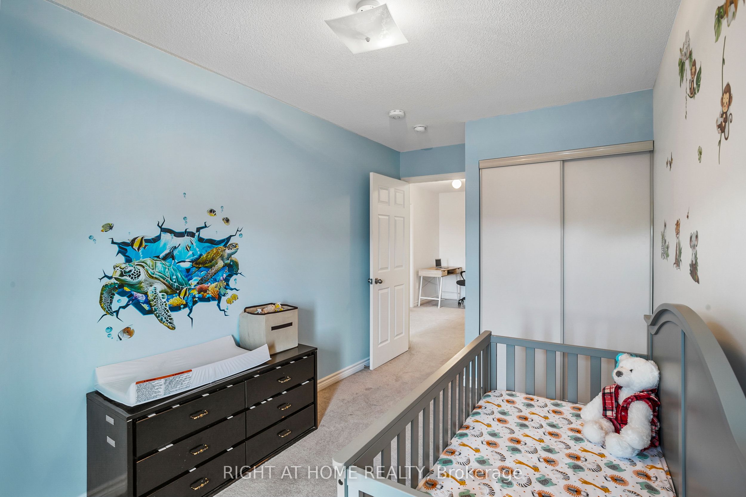 1020 Dunsley Way N 2 Property Photo 13