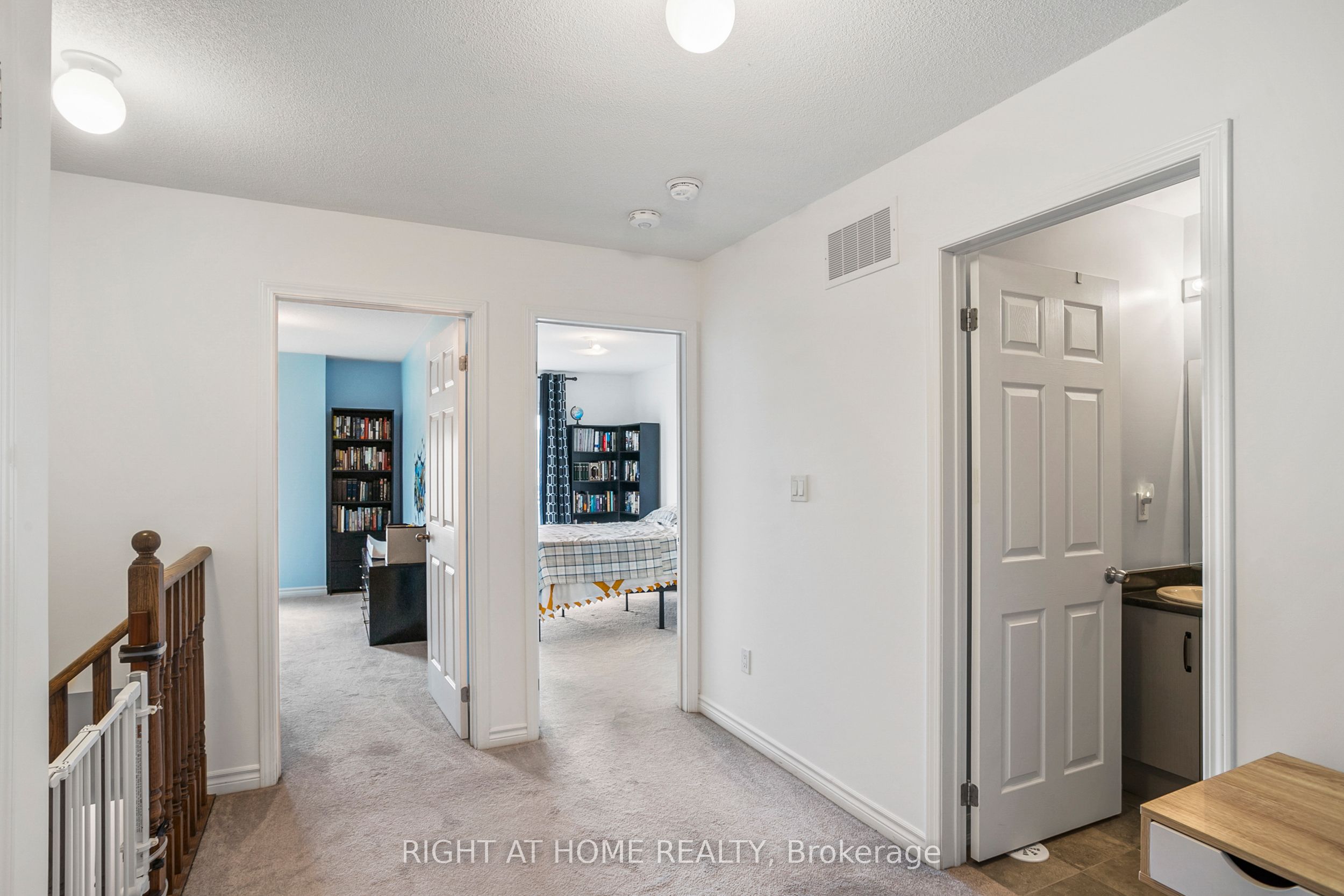 1020 Dunsley Way N 2 Property Photo 15
