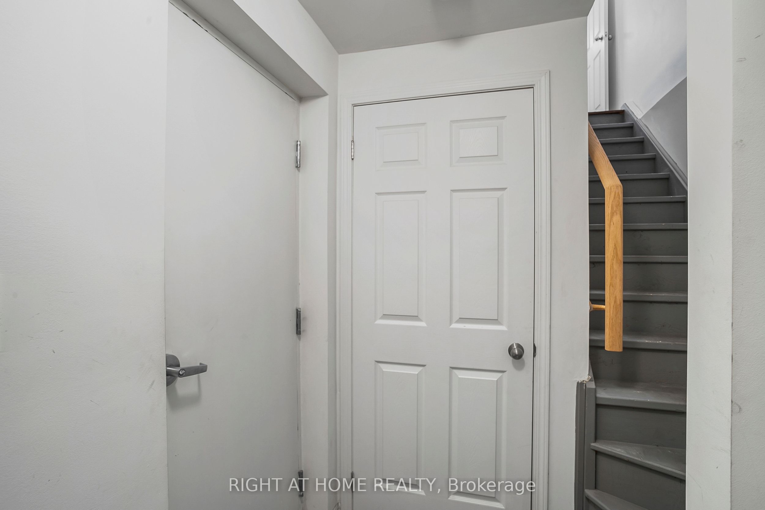 1020 Dunsley Way N 2 Property Photo 19