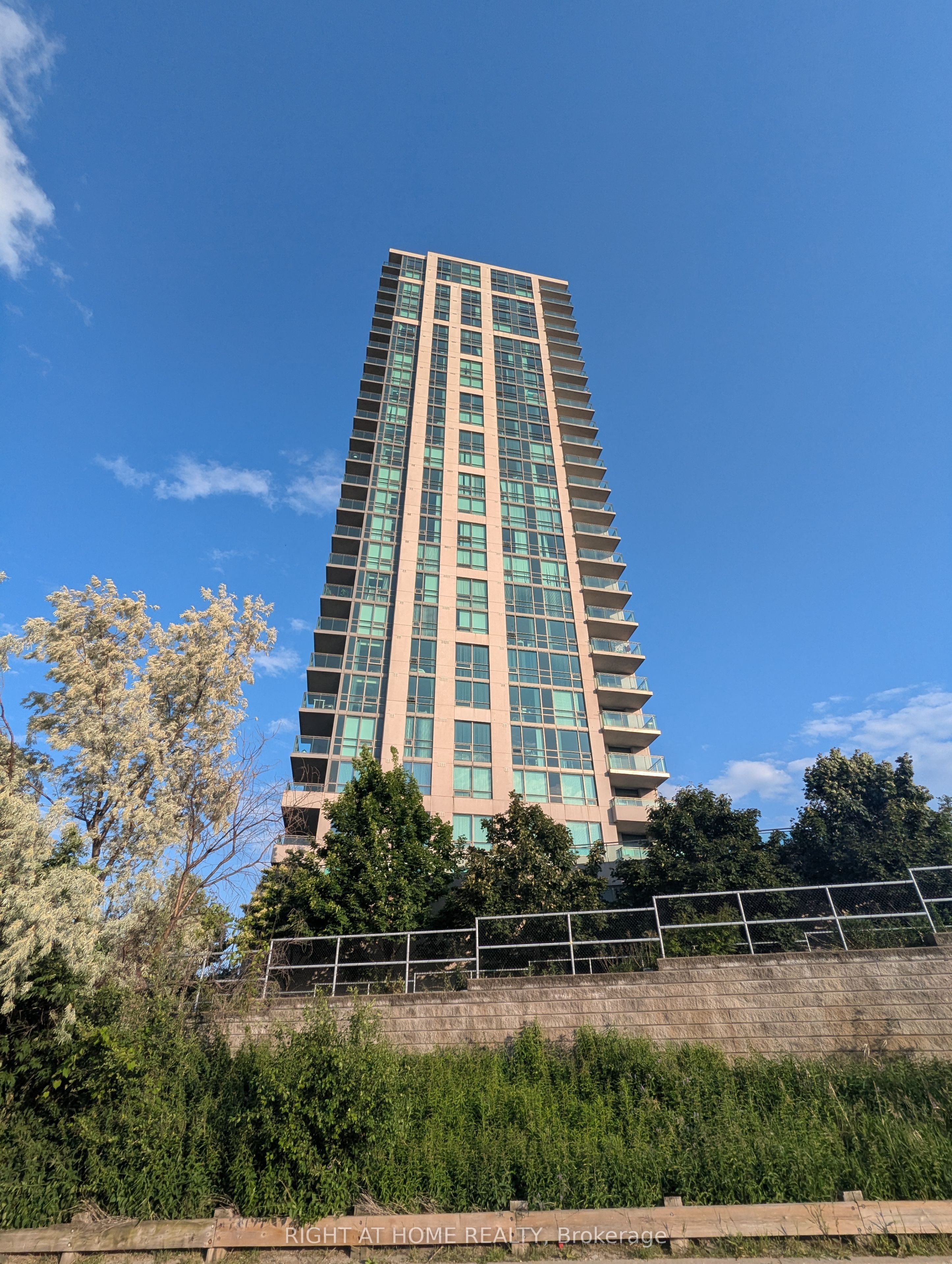 #302 - 88 Grangeway Avenue Property Photo 1
