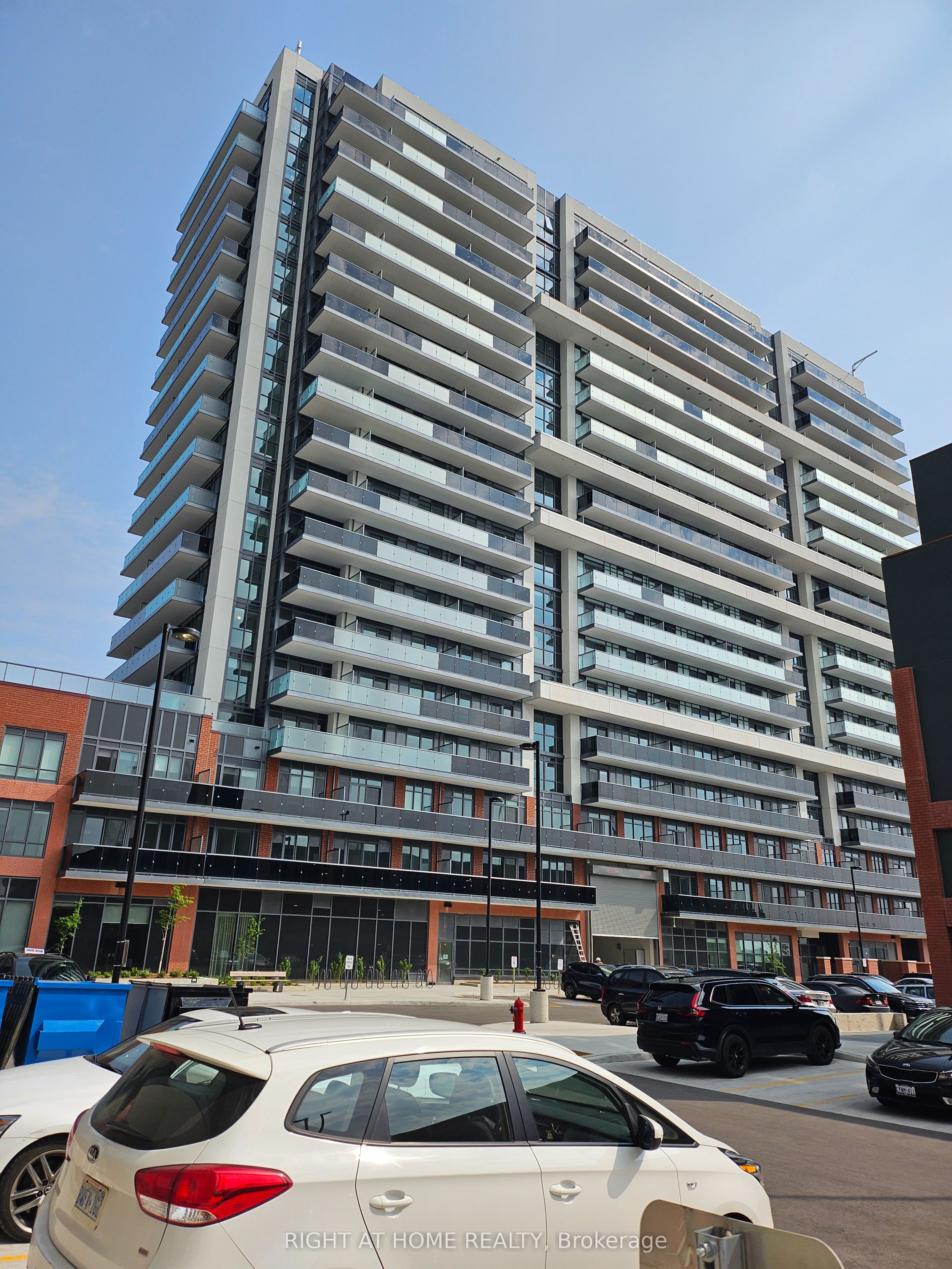 #2405 - 2545 Simcoe Street North Street Property Photo 1