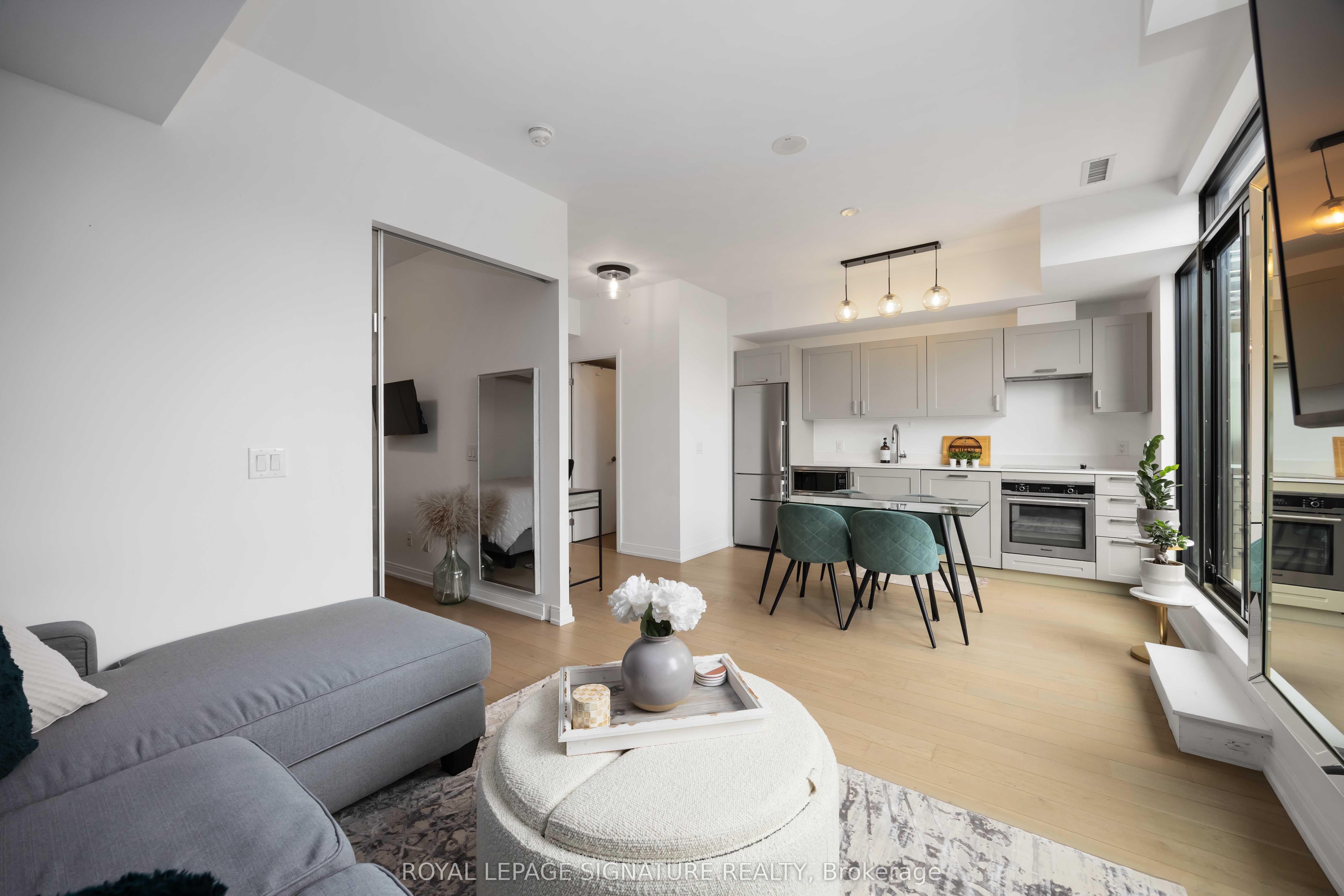 1100 Kingston Road 513 Property Photo 8