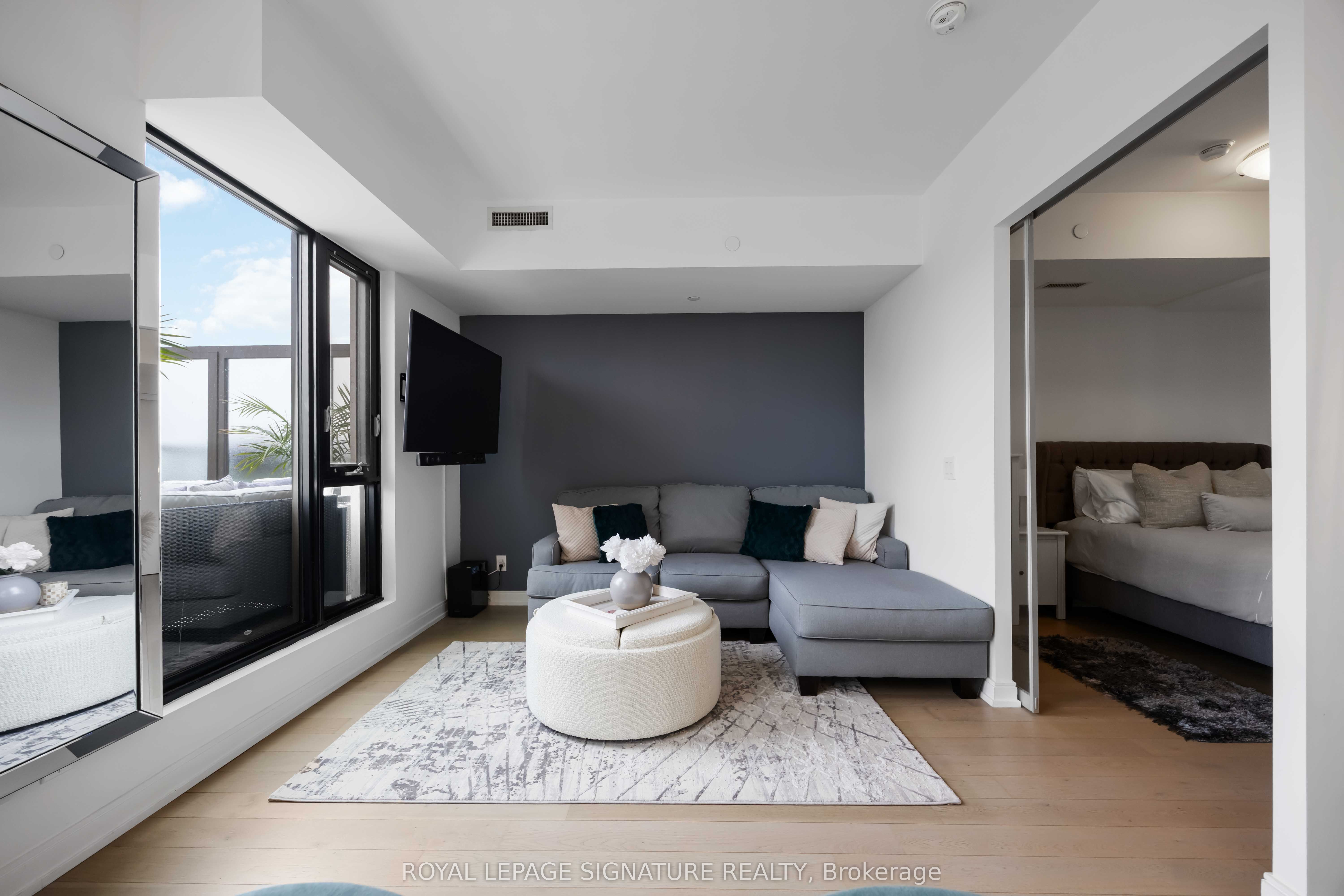 1100 Kingston Road 513 Property Photo 9