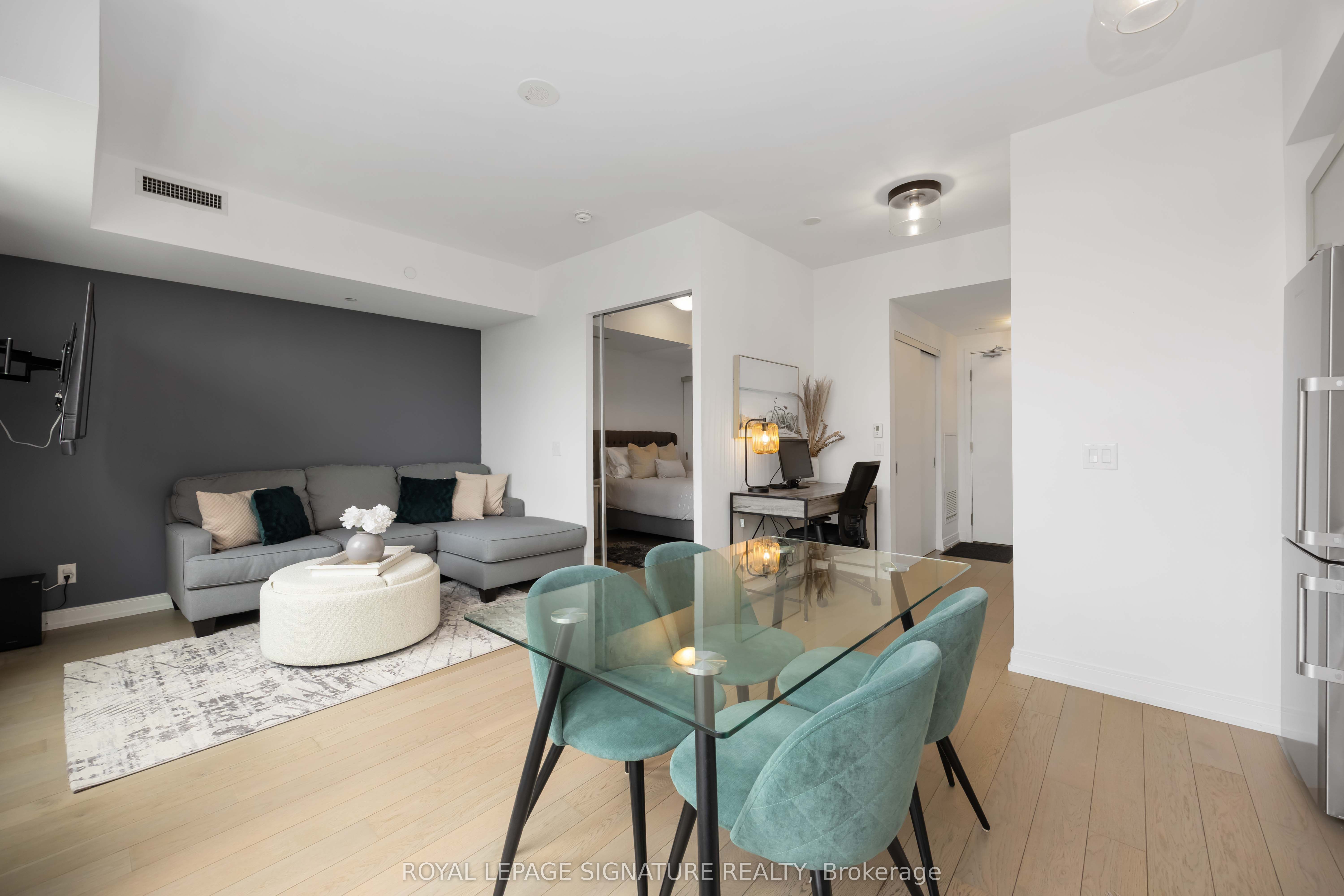 1100 Kingston Road 513 Property Photo 14