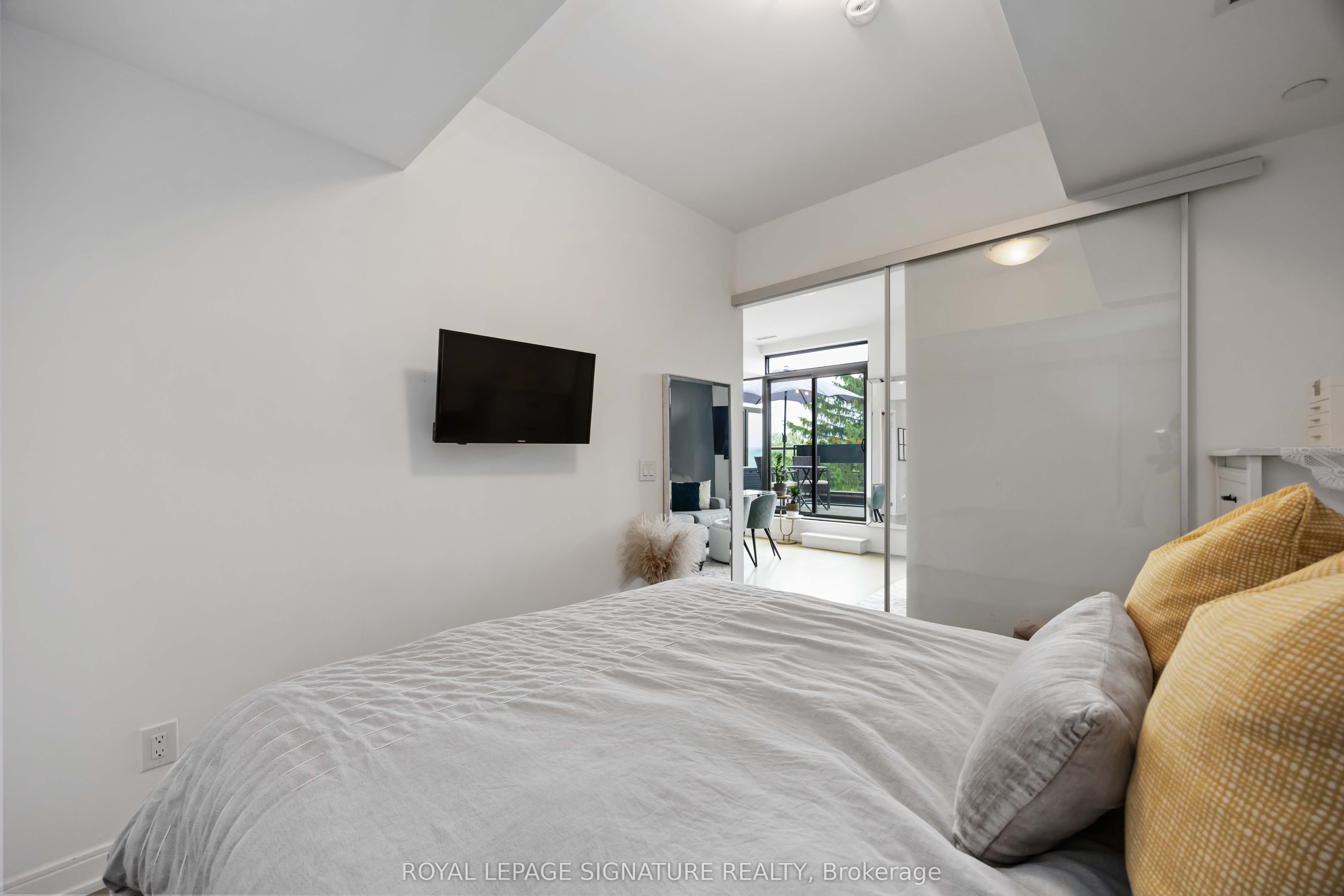 1100 Kingston Road 513 Property Photo 19