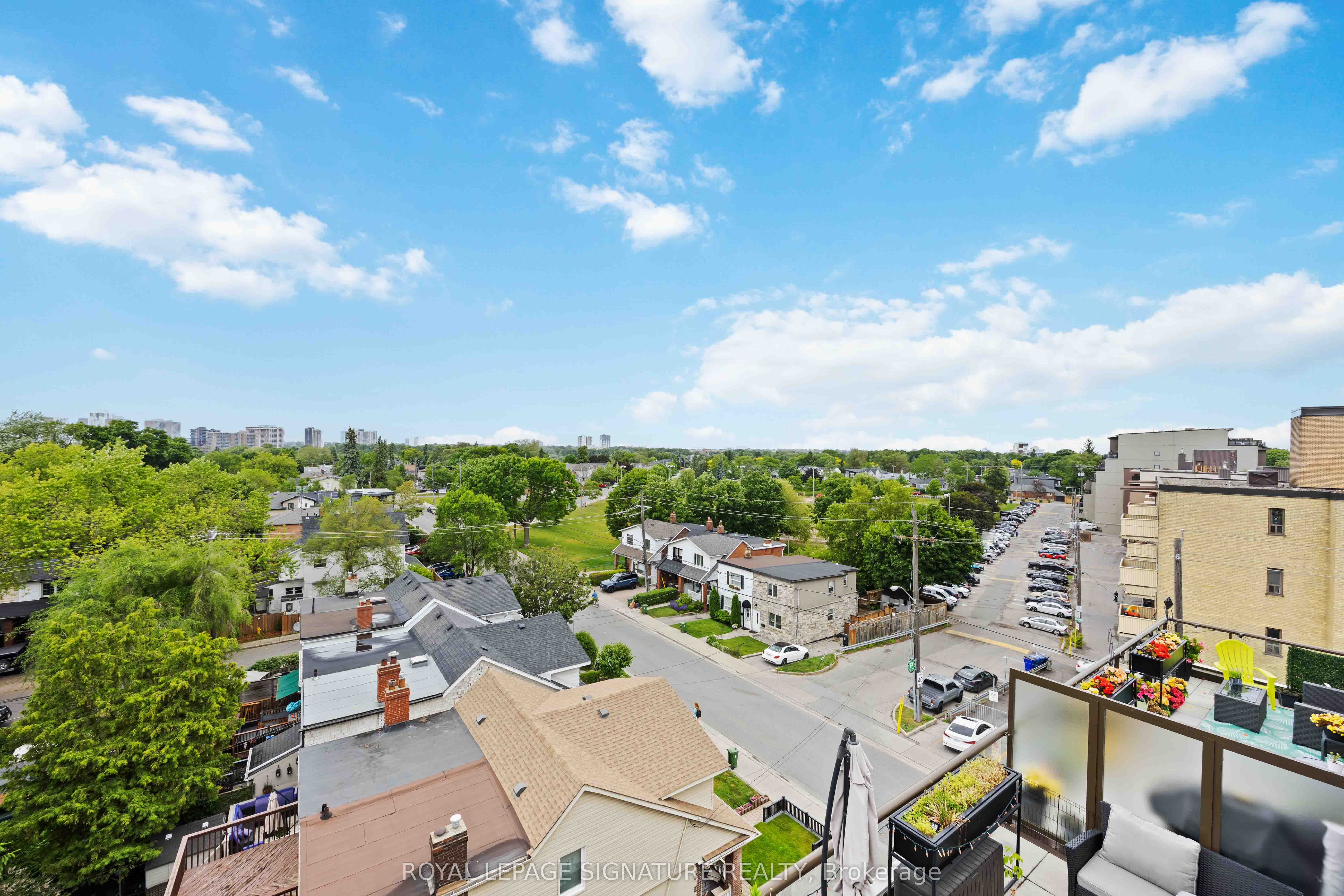 1100 Kingston Road 513 Property Photo 24