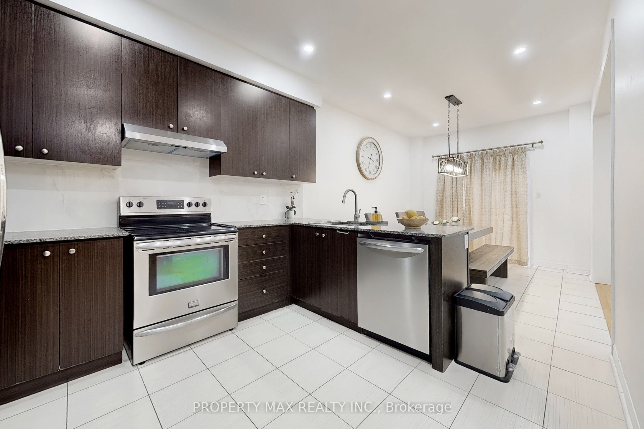 1577 Brandy Court Property Photo 10