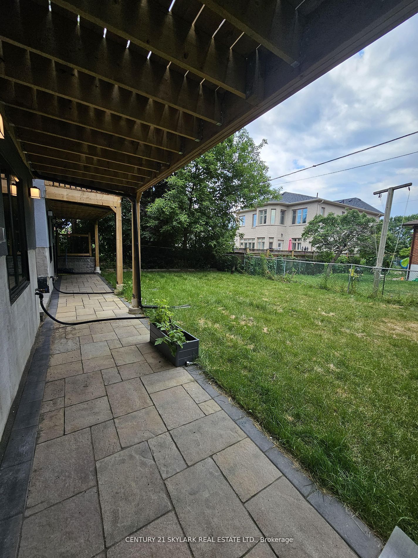 574 B Pharmacy Ave Avenue Property Photo 14