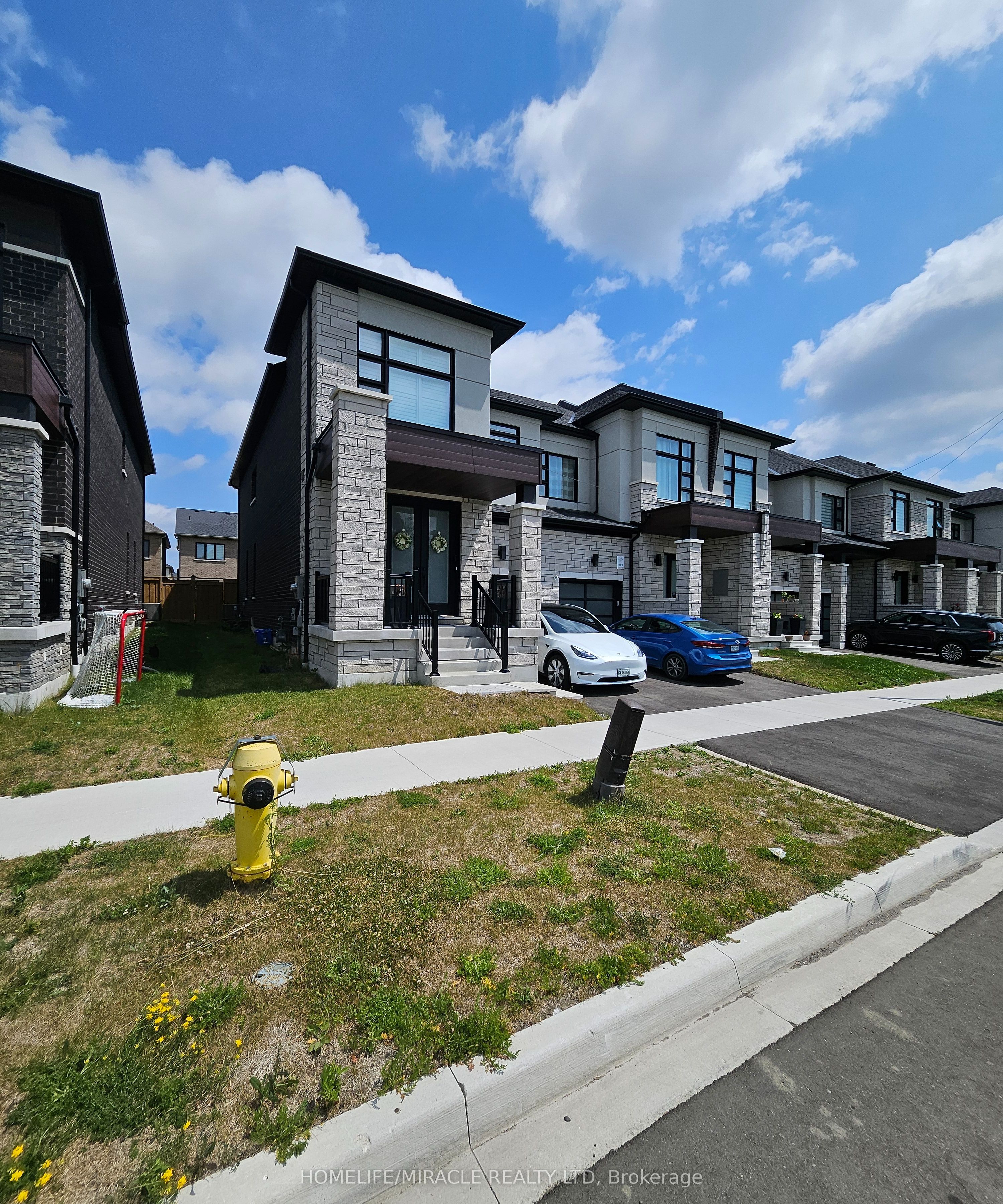 158 Ogston Crescent Property Photo 1