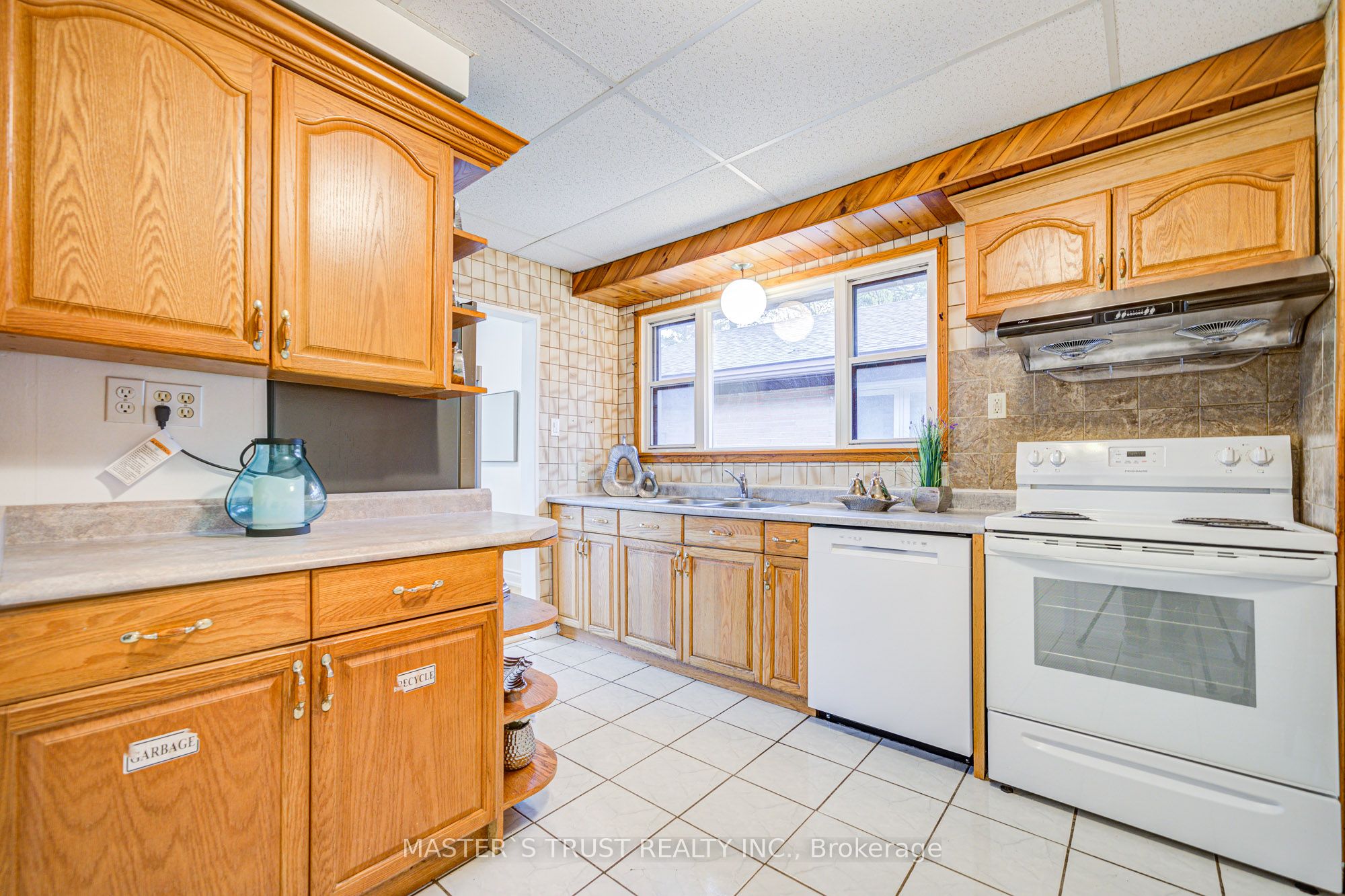 30 Deerfield Road Property Photo 15