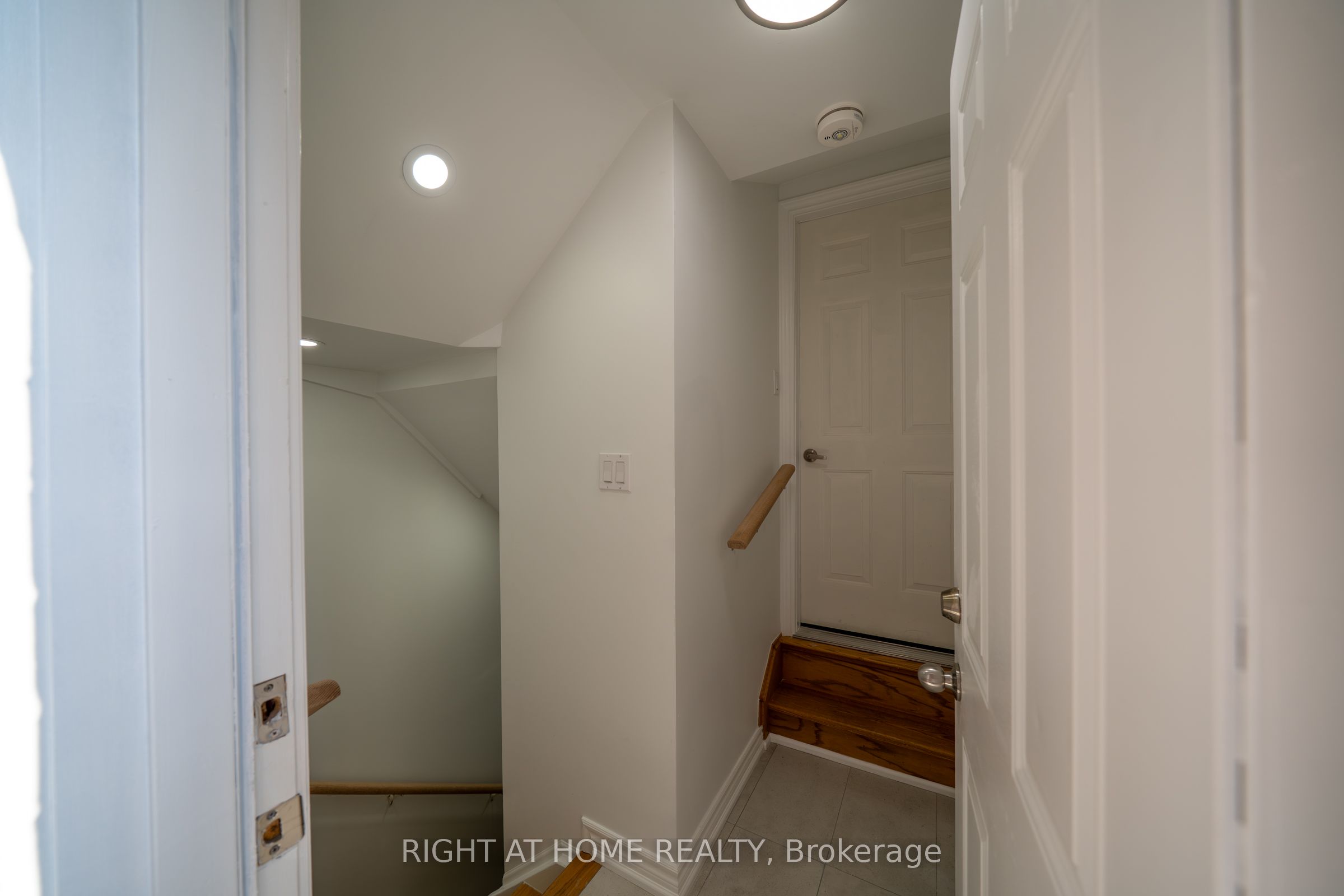 2387 Kentucky Derby Way Property Photo 8