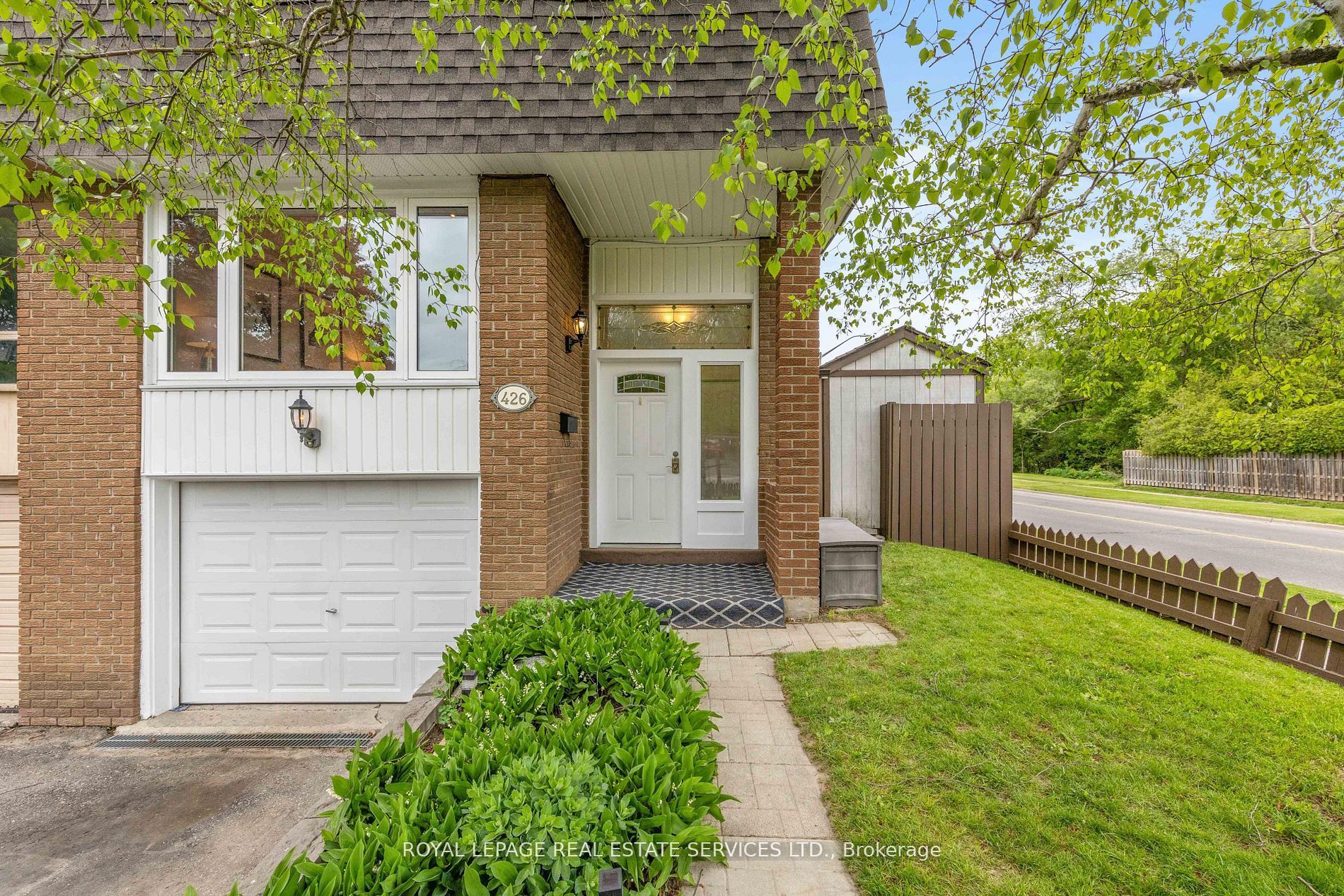 426 Camelot Court Property Photo 1