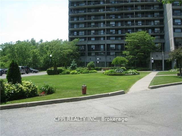 92 Church Street S 102 Property Photo 3